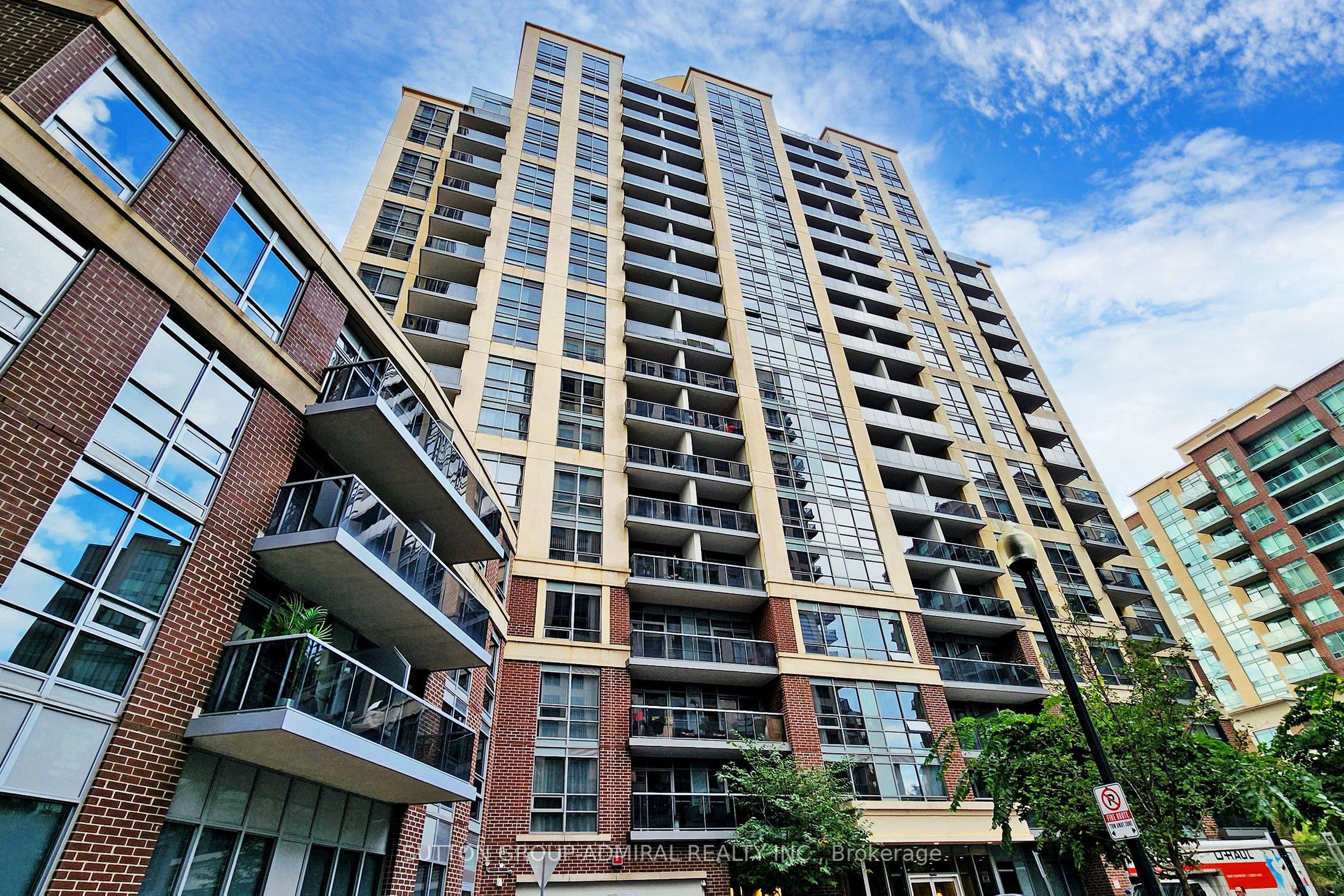 1 Michael Power Place 1713, Toronto, On M9a 0a1