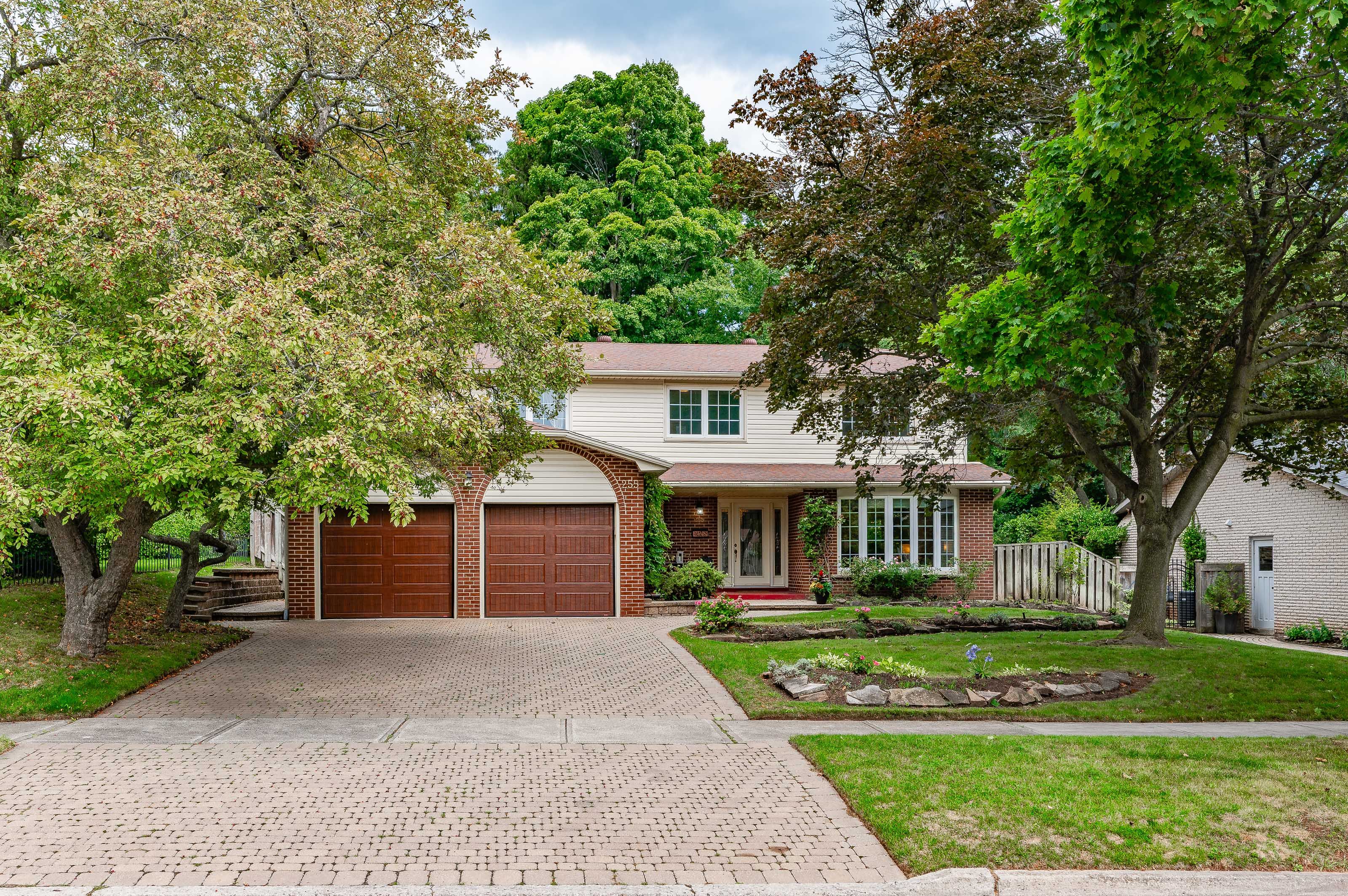 247 Spring Garden Road, Oakville, On L6l 5h5