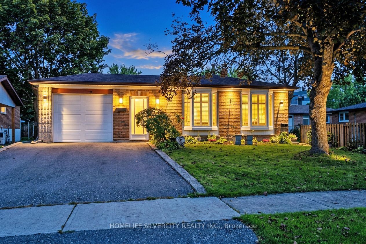 3602 Dunrankin Drive, Mississauga, On L4t 1v9