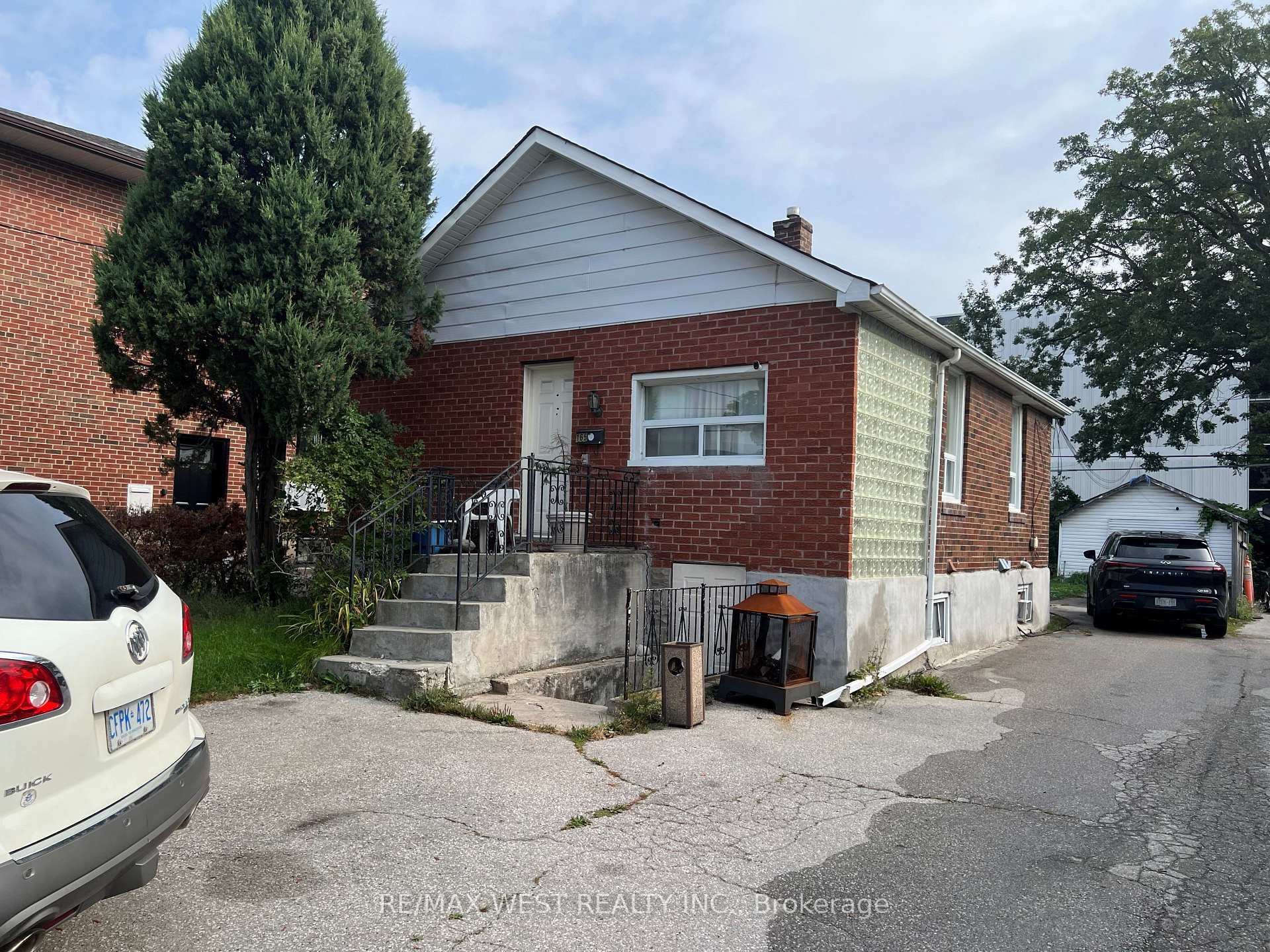 165 Thirtieth Street, Toronto, On M8w 3c3