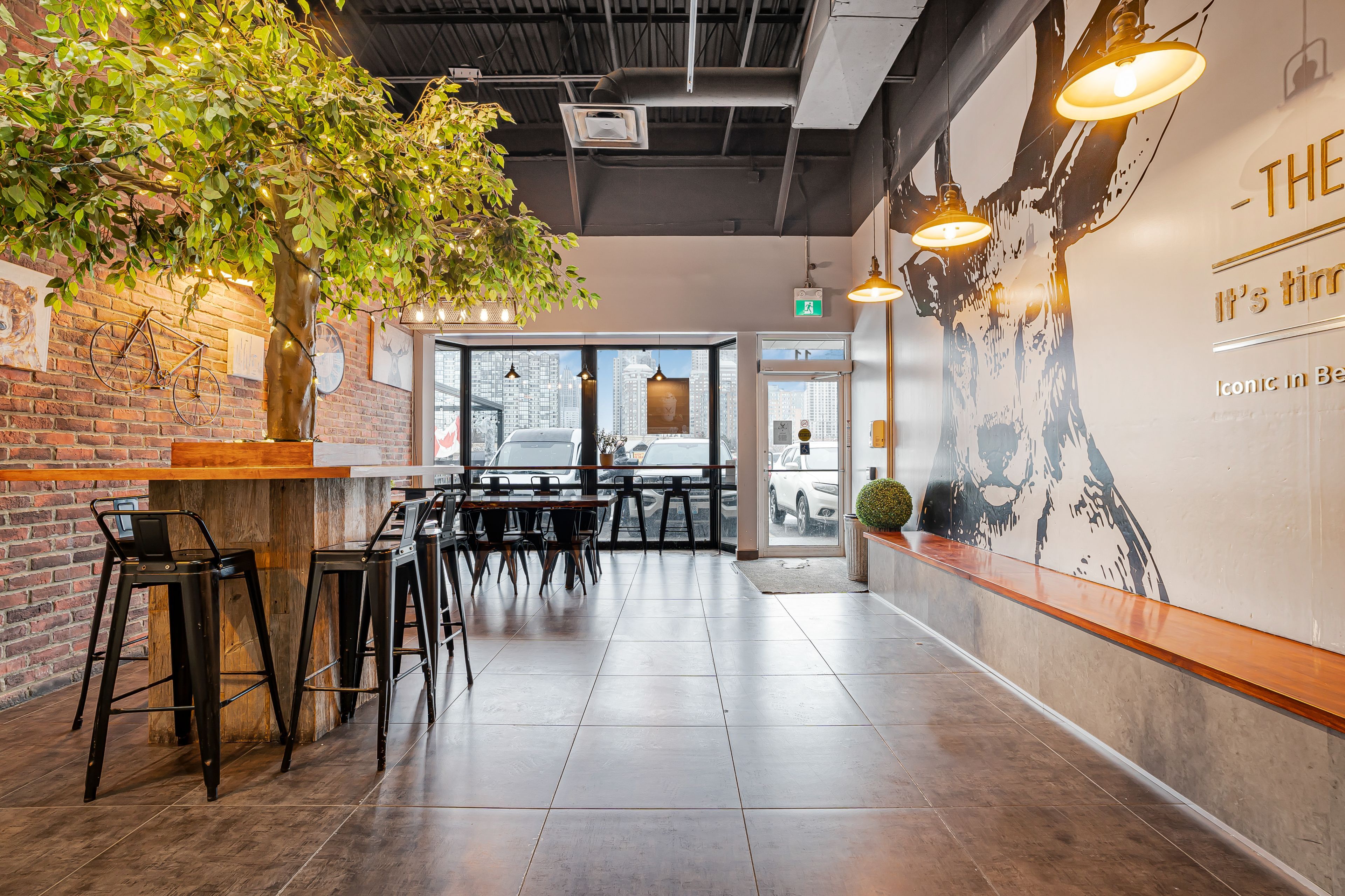 325 Central Parkway W 11, Mississauga, On L5b 3x9