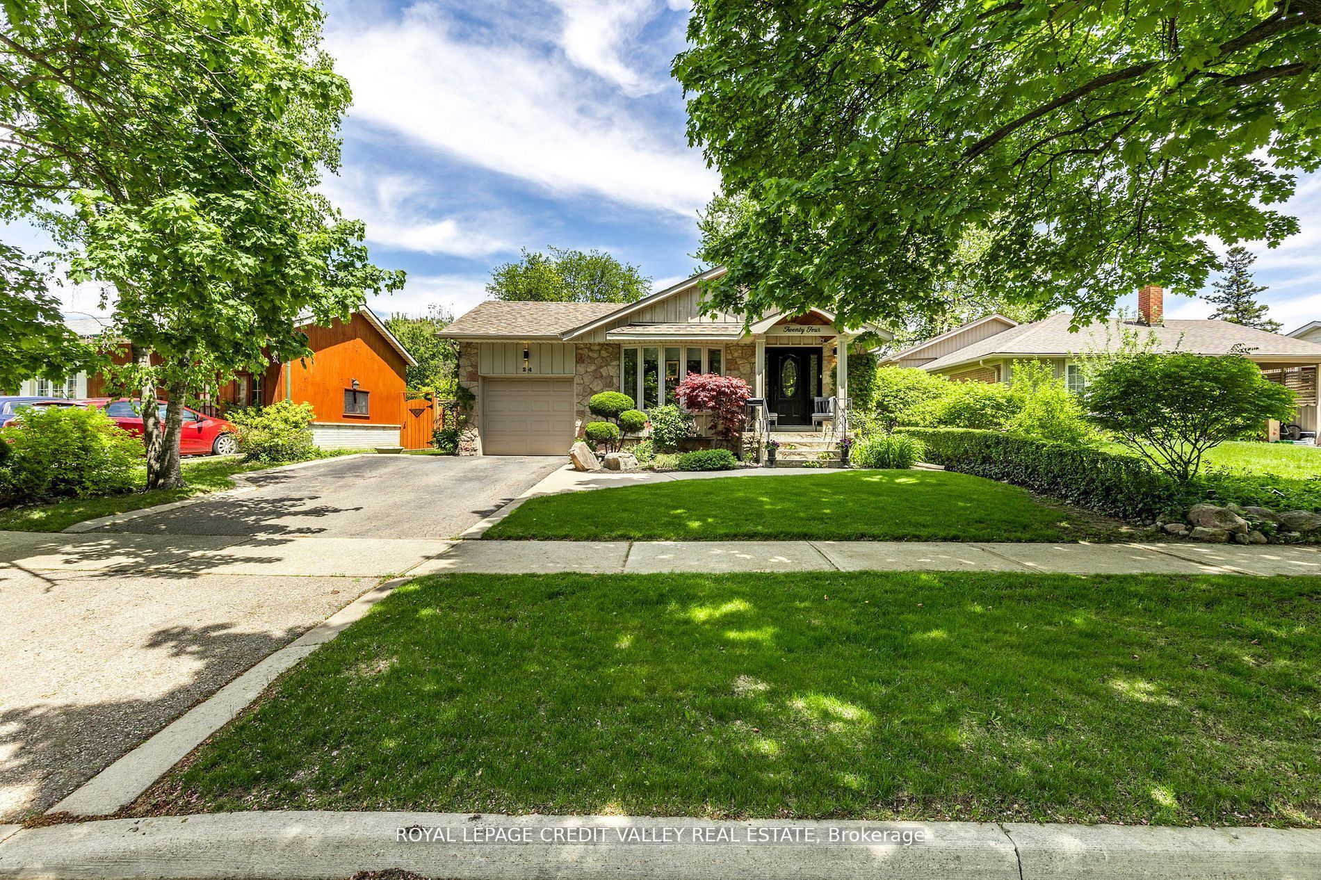 24 Ladore Drive, Brampton, On L6y 1v5