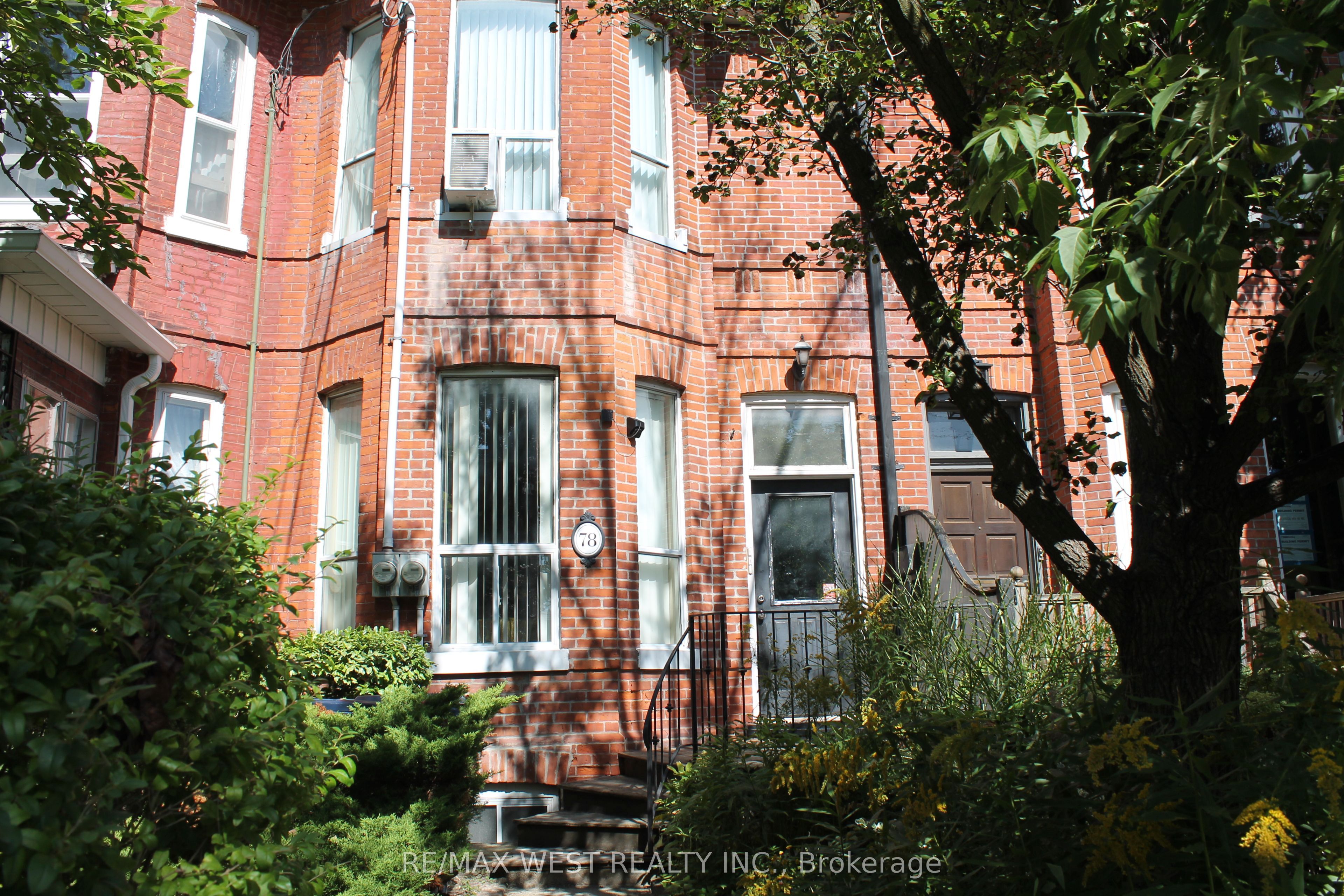 78 Wright Avenue 3rd Floor, Toronto, On M6r 1l2