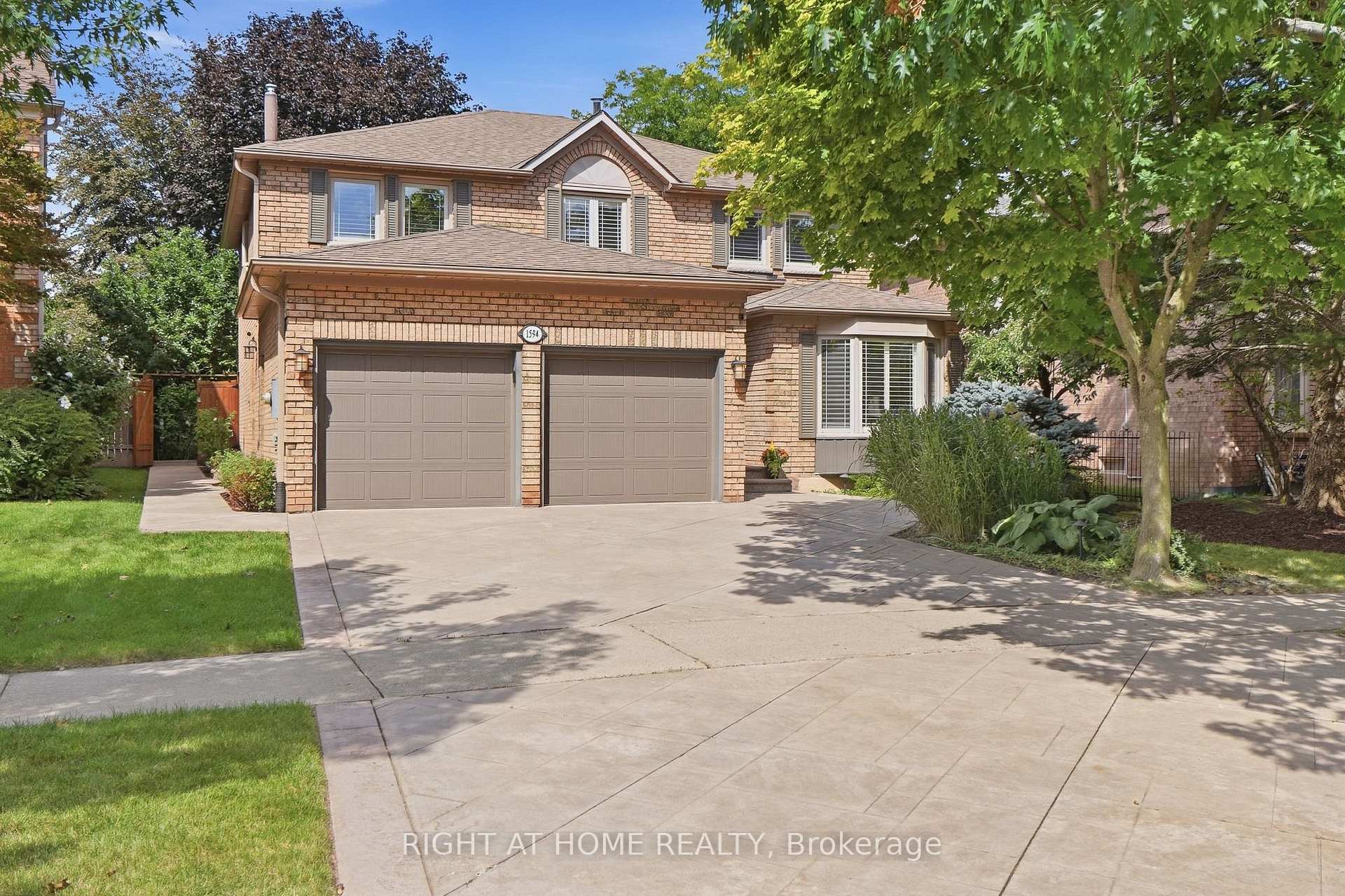 1594 Heritage Way, Oakville, On L6m 2z5