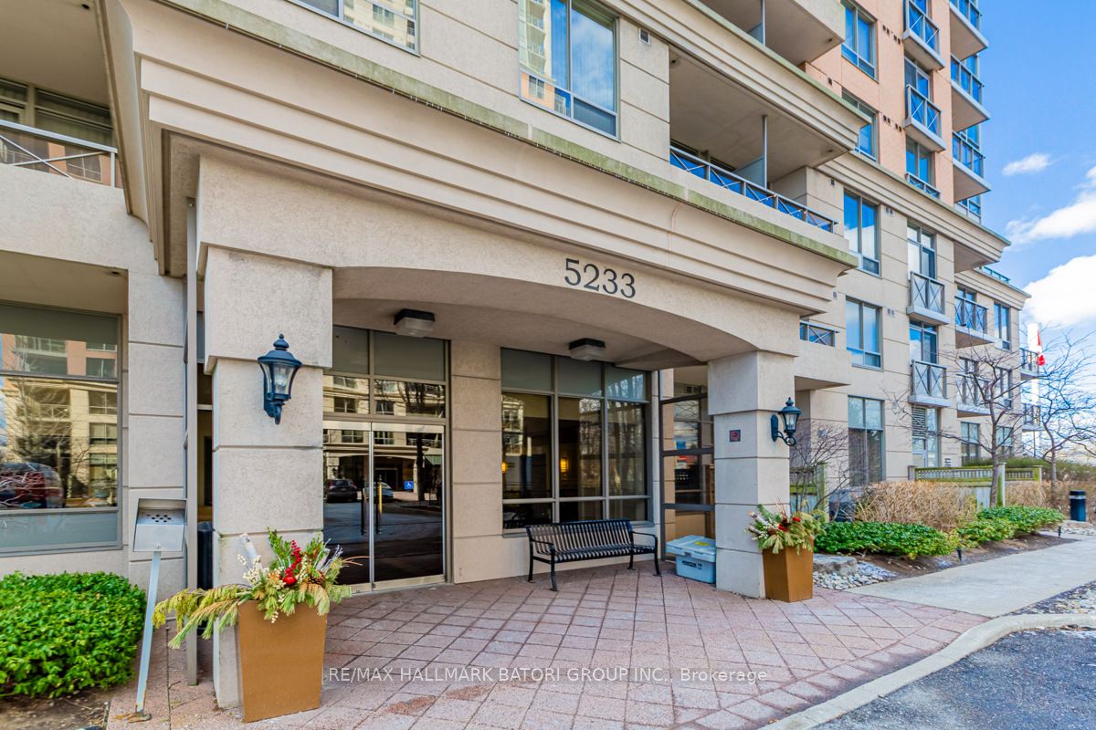 5233 Dundas Street W 316, Toronto, On M9b 6m1