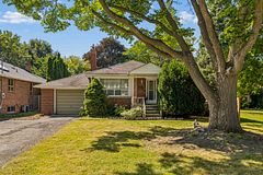 98 Prennan Avenue, Toronto, On M9b 4c4