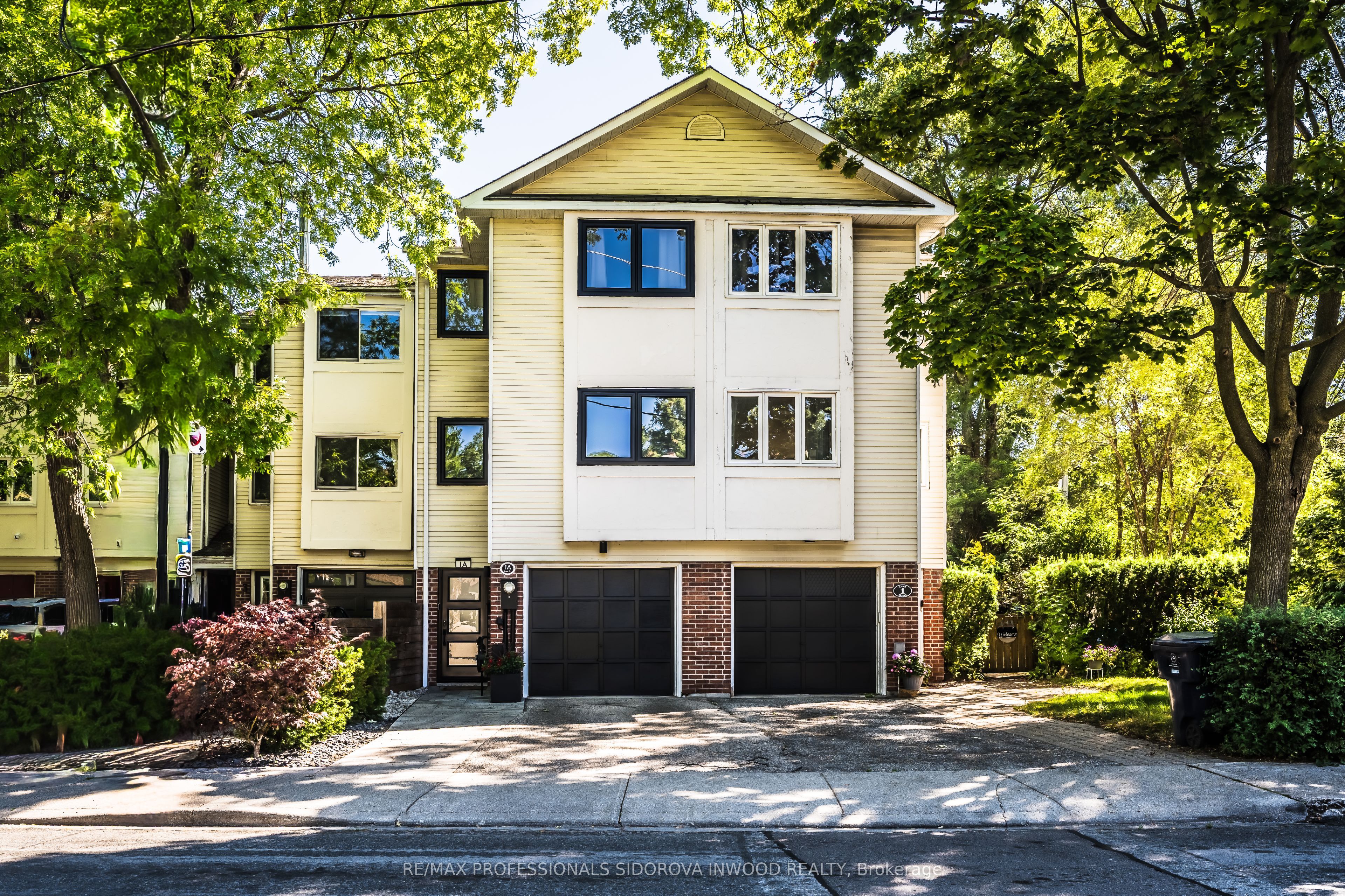 1a Laws Street, Toronto, On M6p 2y8