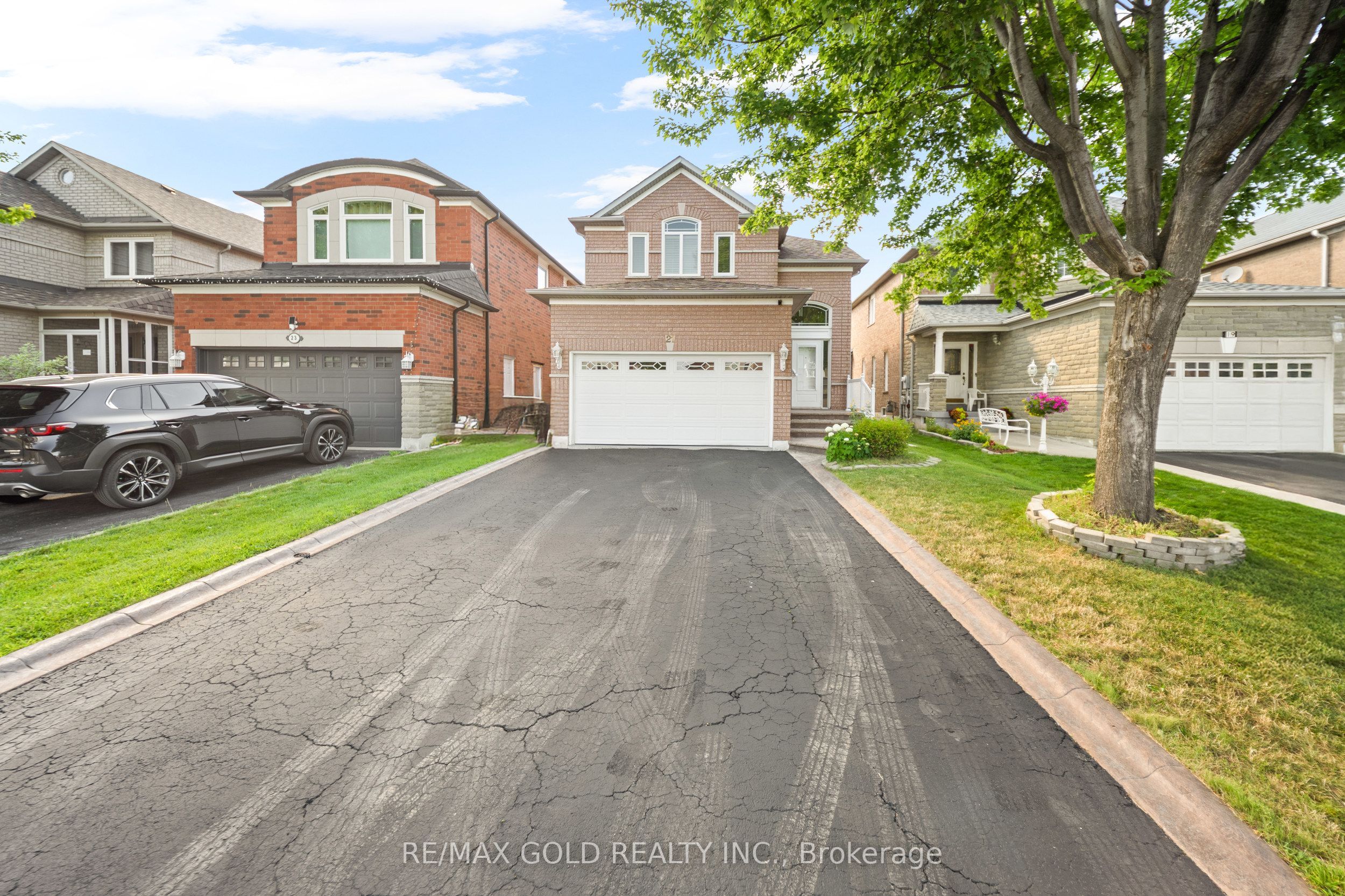 21 Pacific Wind Crescent, Brampton, On L6r 1z9