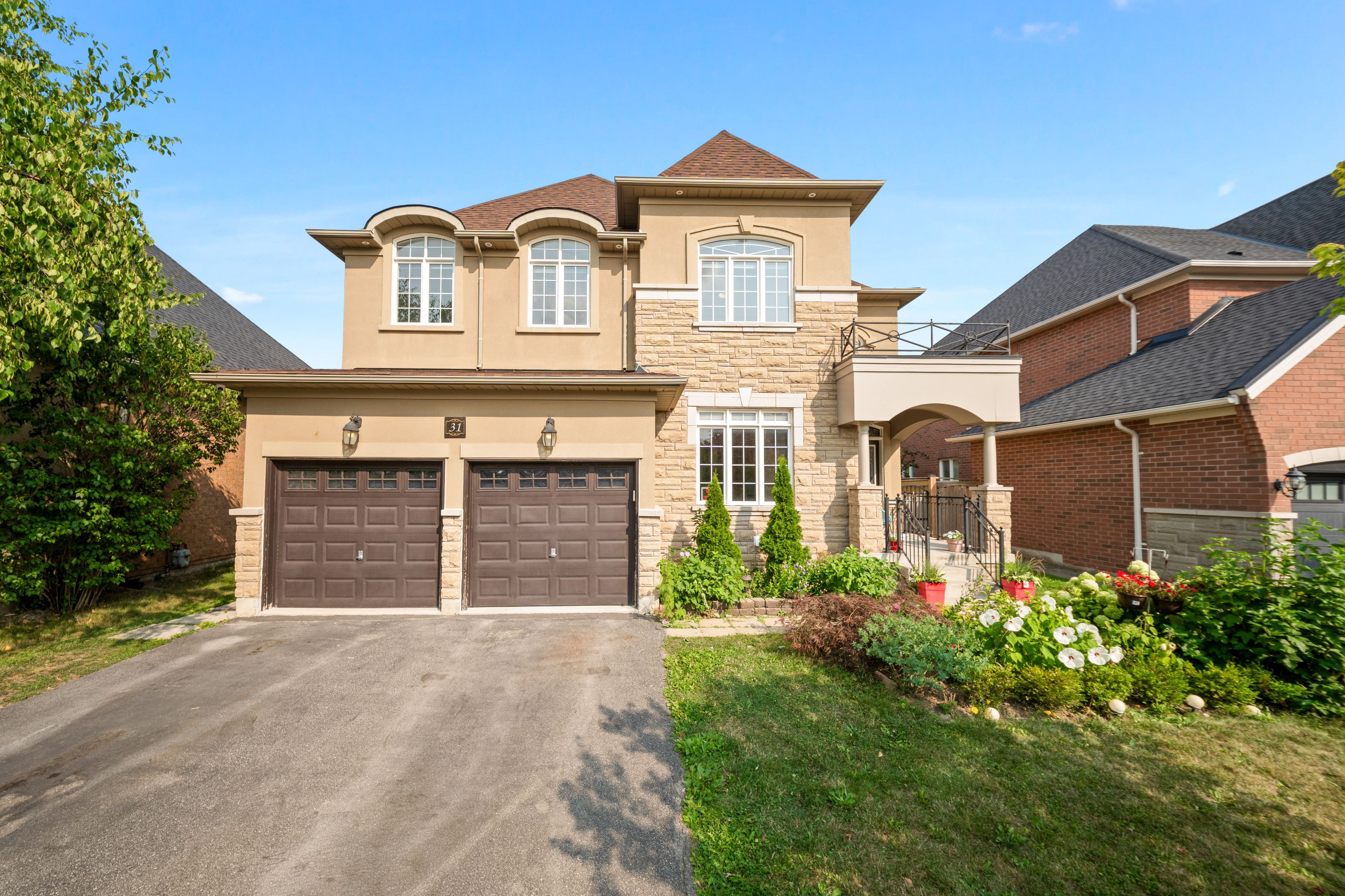 31 Fontainebleu Road, Brampton, On L6p 1z1