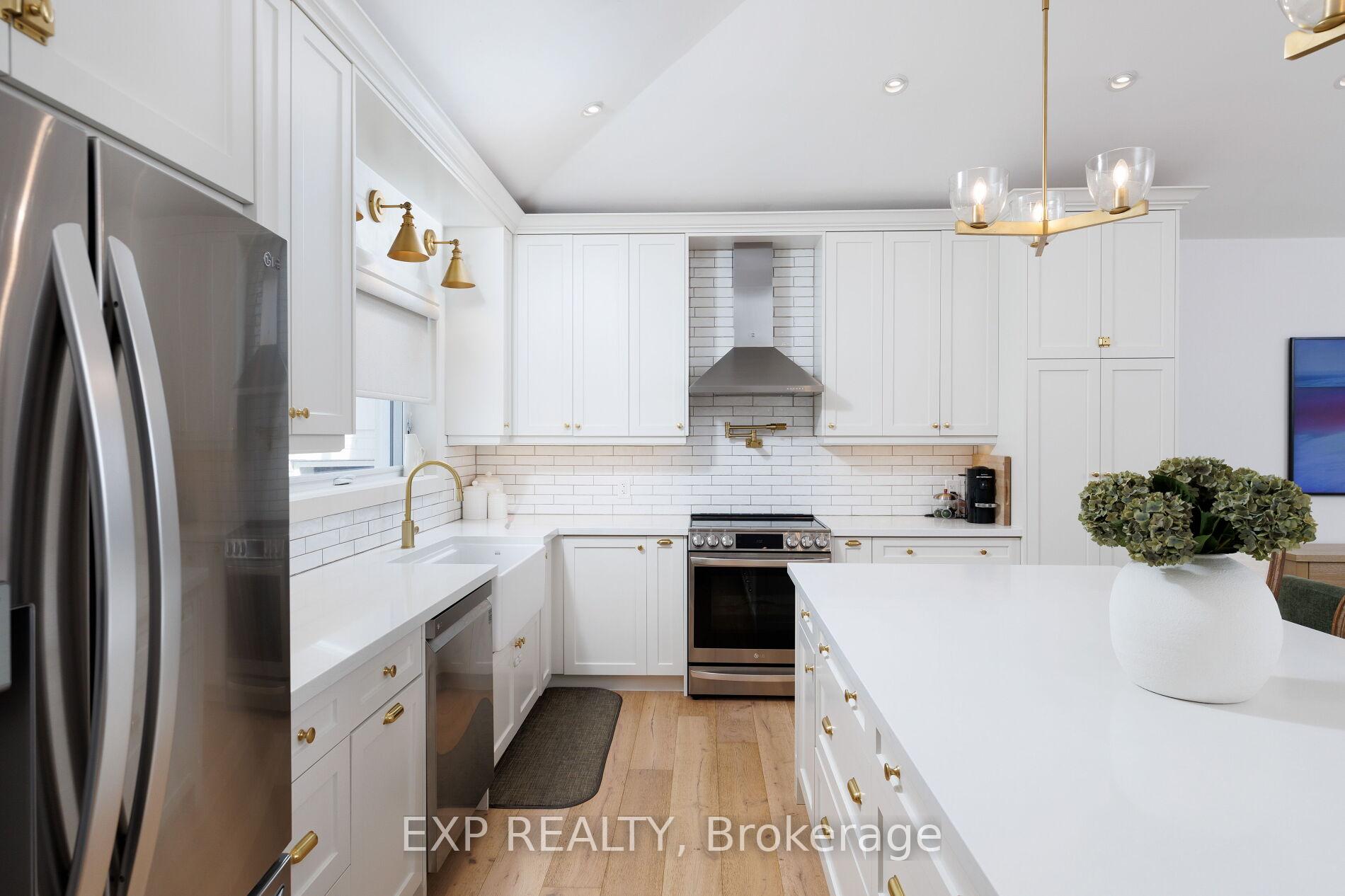 1761 Coram Crescent, Mississauga, On L4x 1l2
