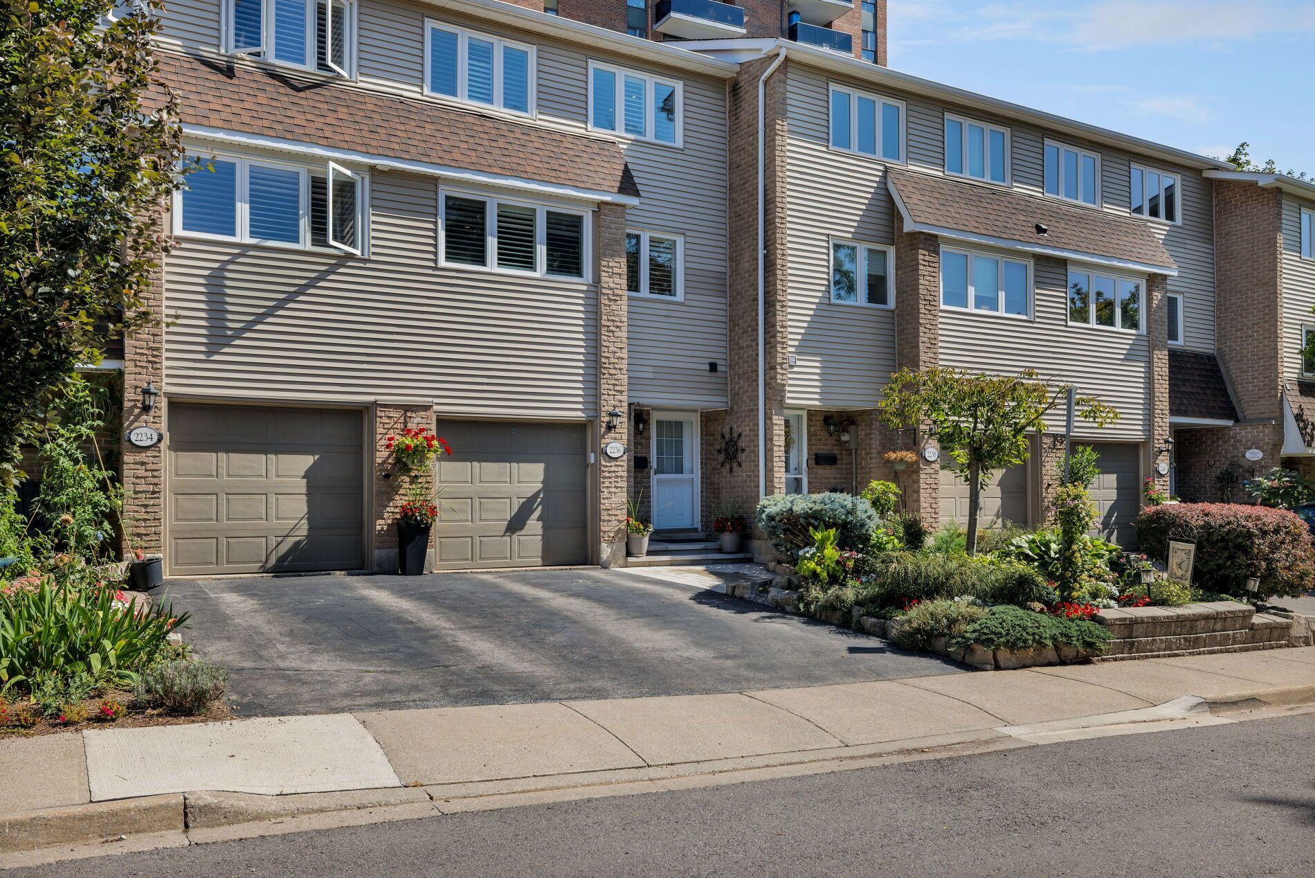 2236 Marine Drive 2236, Oakville, On L6l 1c1