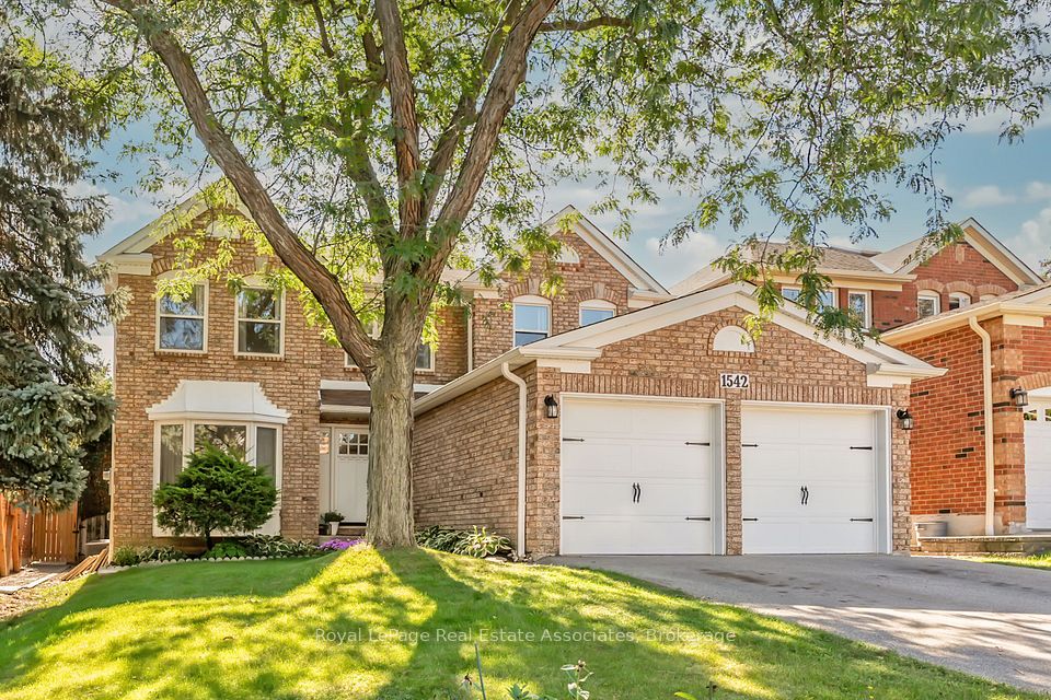 1542 Hollywell Avenue, Mississauga, On L5n 4p5