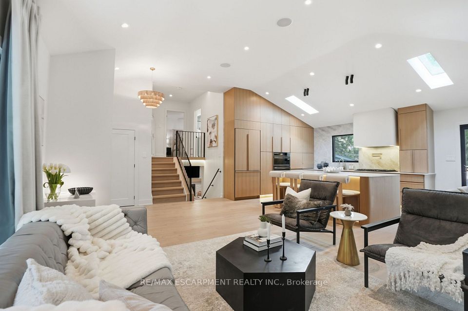 345 Rankin Drive, Burlington, On L7n 2b2