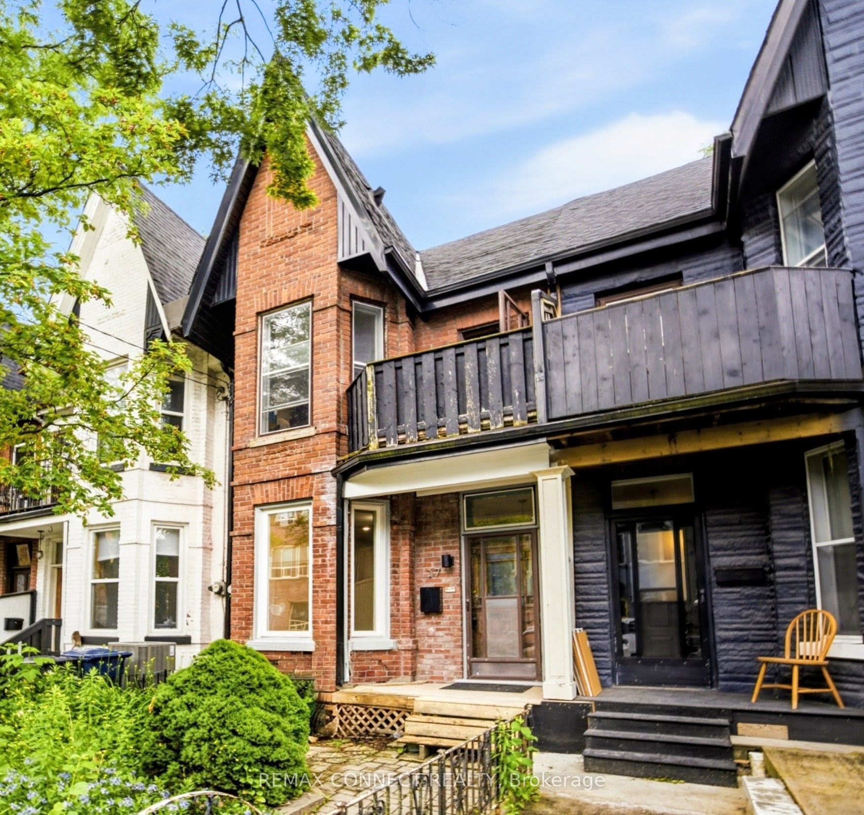 37 Noble Street, Toronto, On M6k 2c7