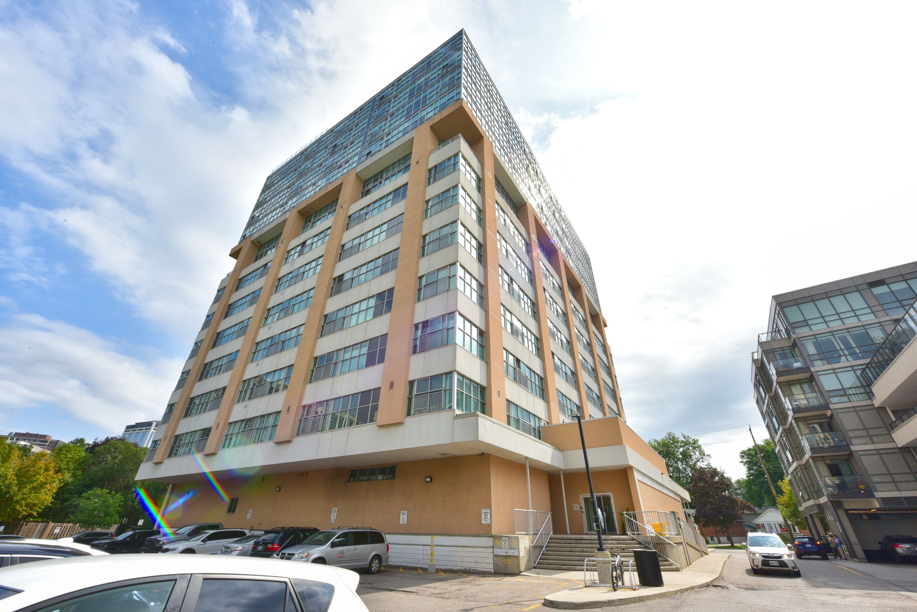 2 Fieldway Road 508, Toronto, On M8z 0b9
