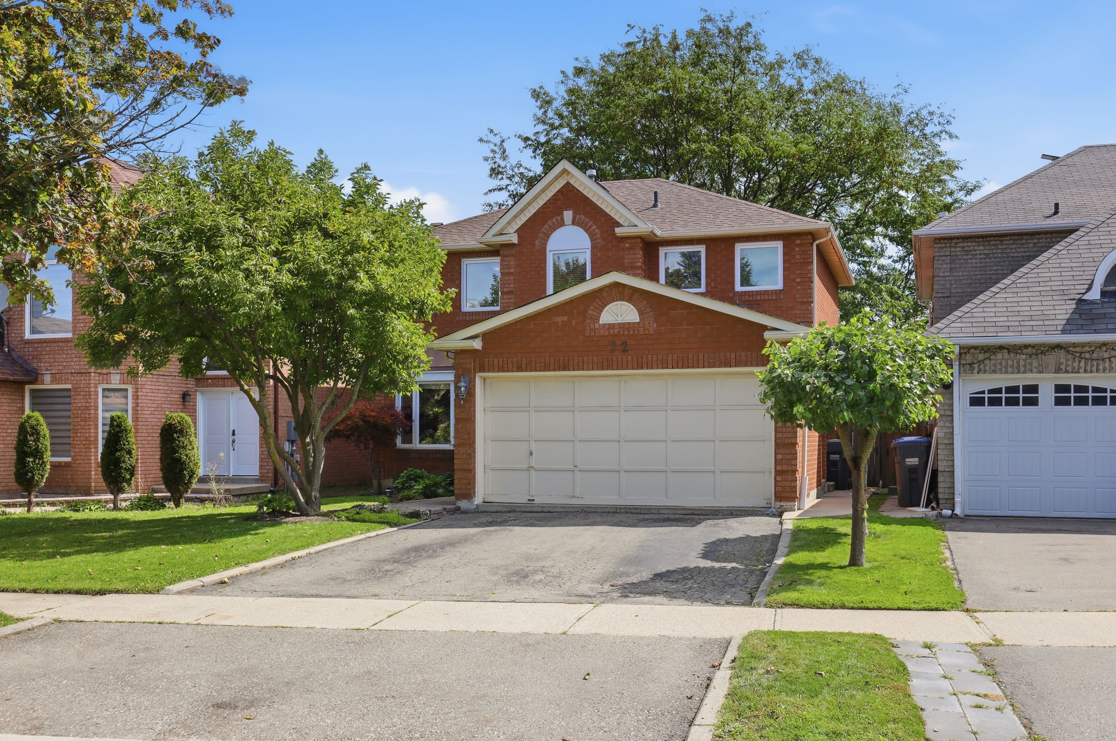 72 Appleton Trail, Brampton, On L6w 4l3