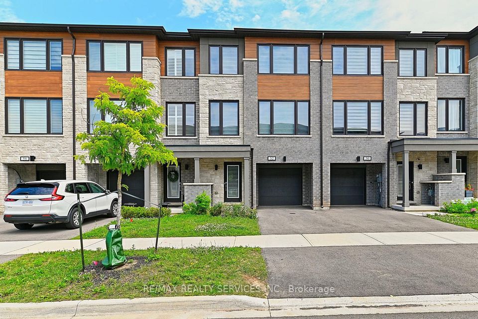 52 Humberstone Drive, Halton Hills, On L7g 0p6