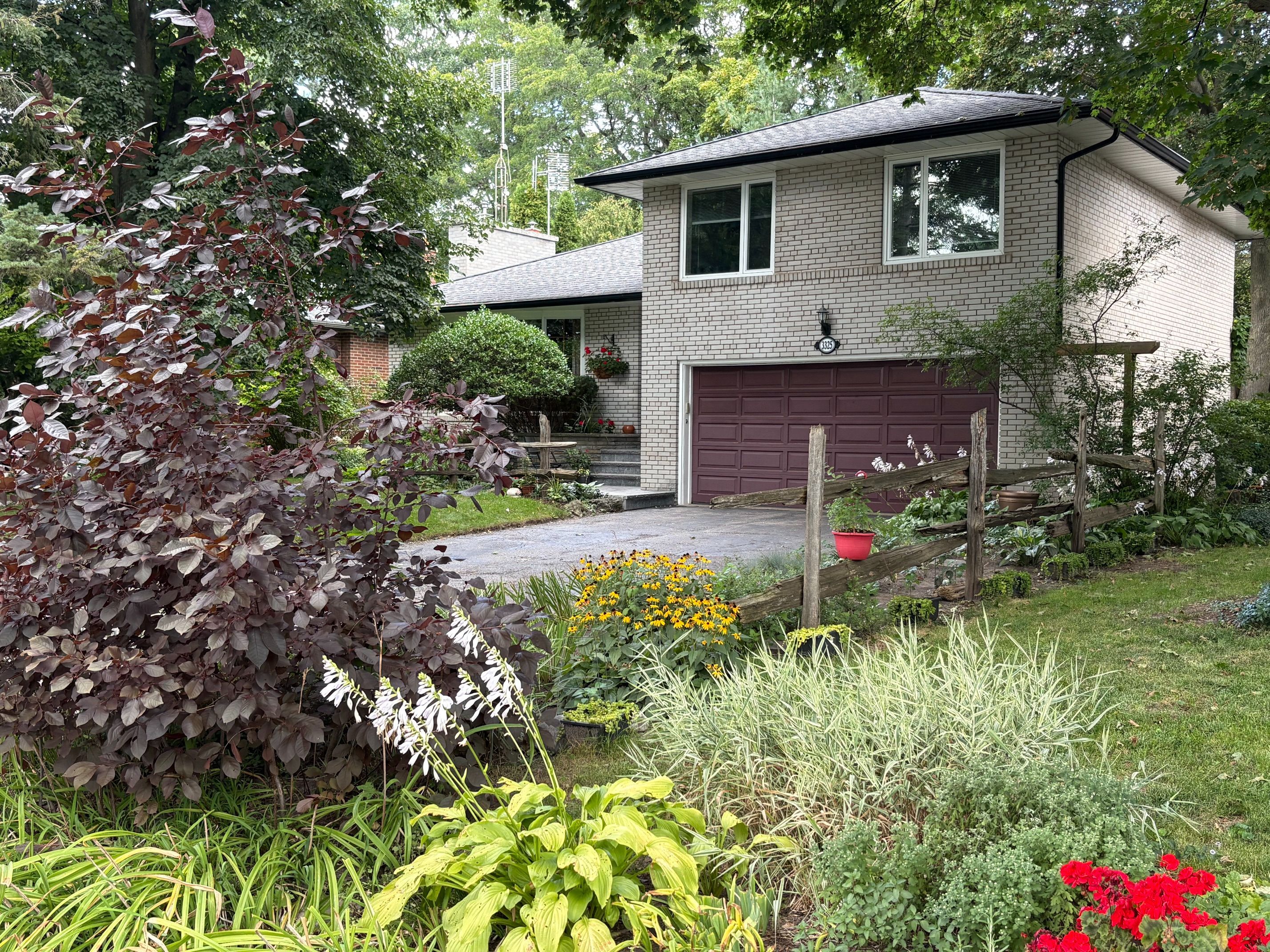 3325 Enniskillen Circle, Mississauga, On L5c 2m9