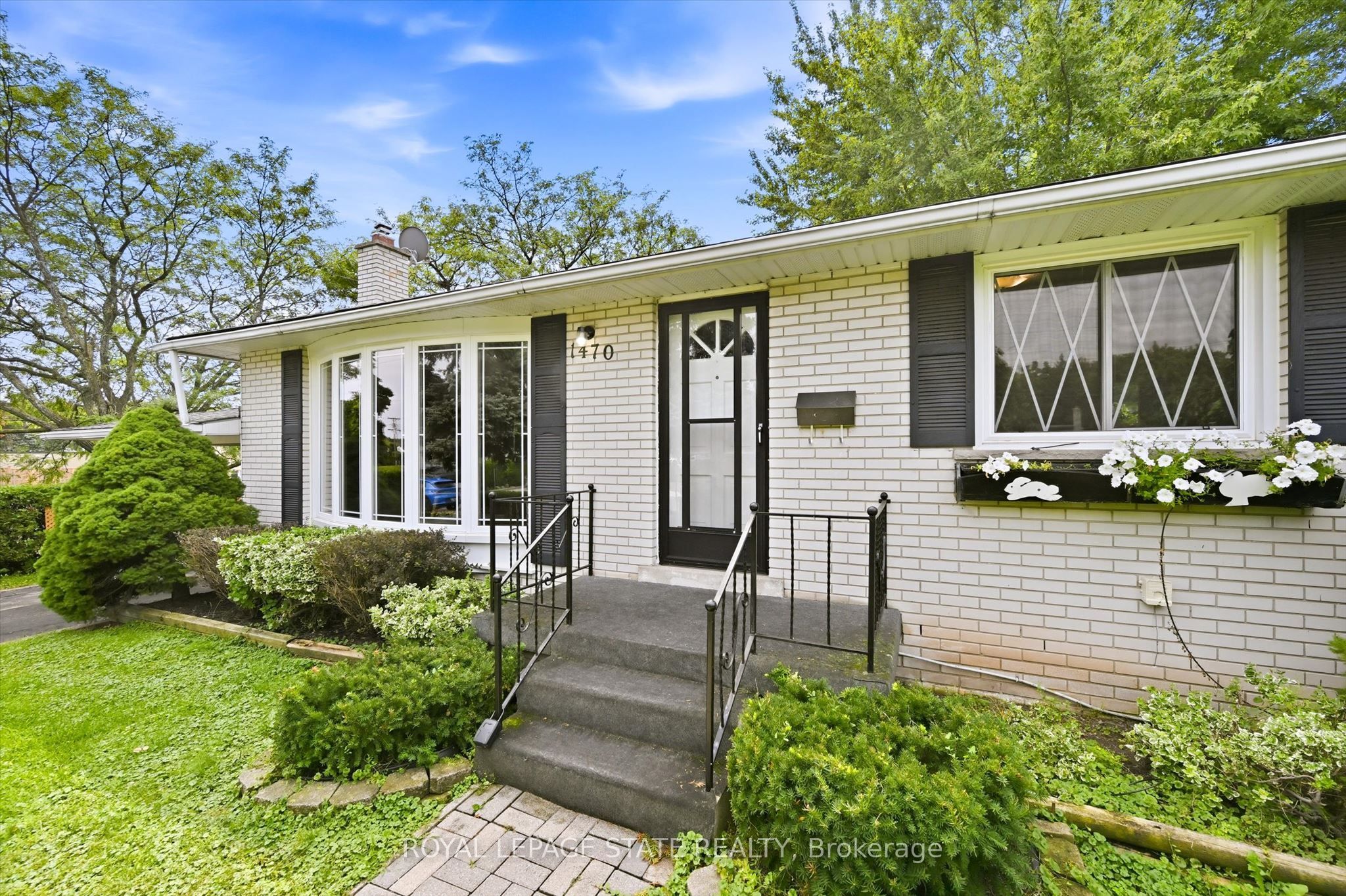 1470 Mountain Grove Avenue, Burlington, On L7p 2h3