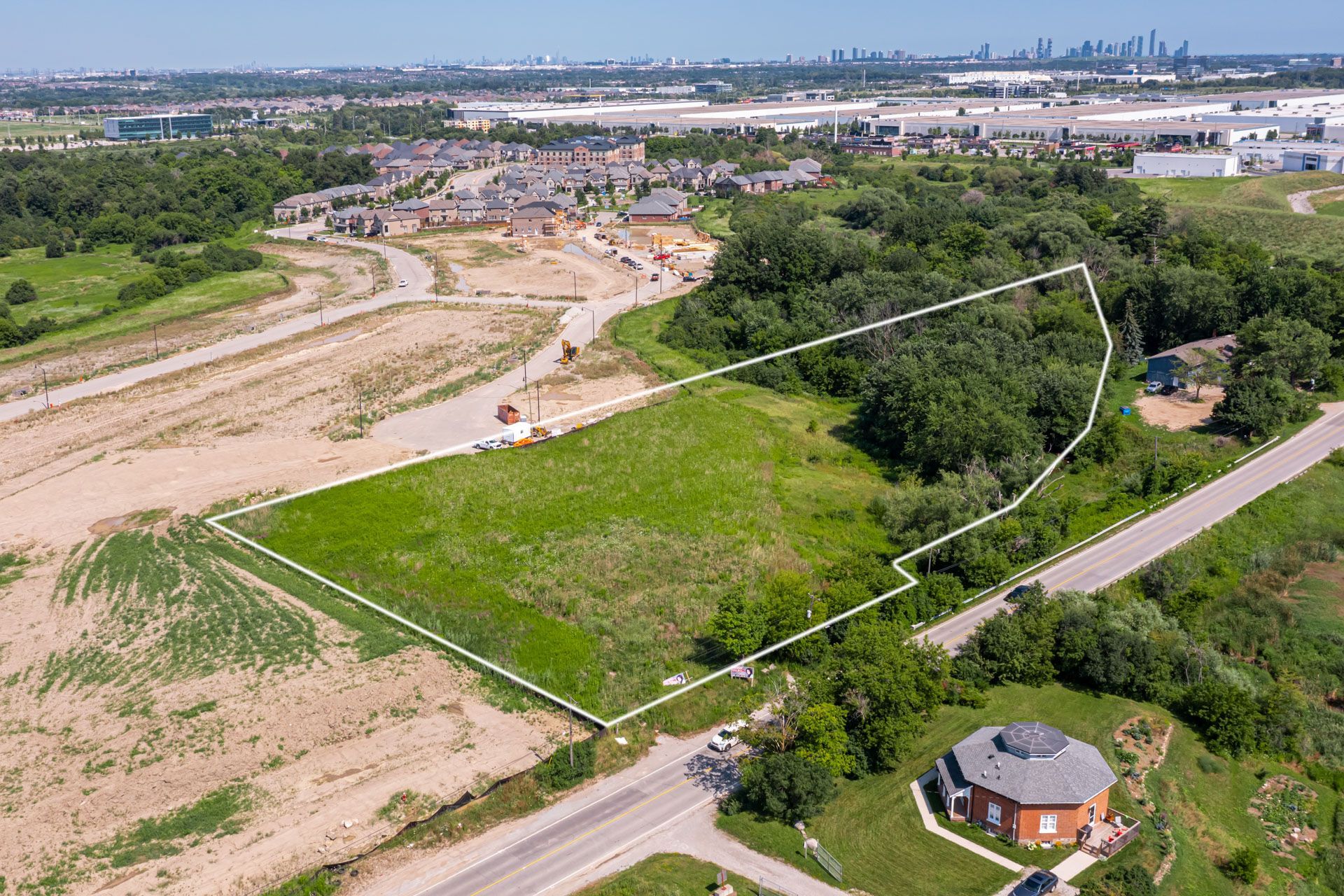 8273 Heritage Road, Brampton, On L6y 0e3