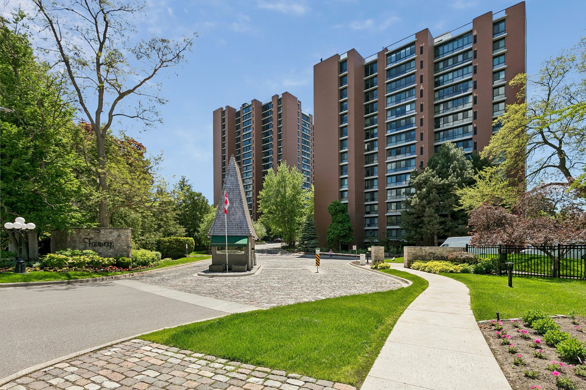 1400 Dixie Road 609, Mississauga, On L5e 3e1