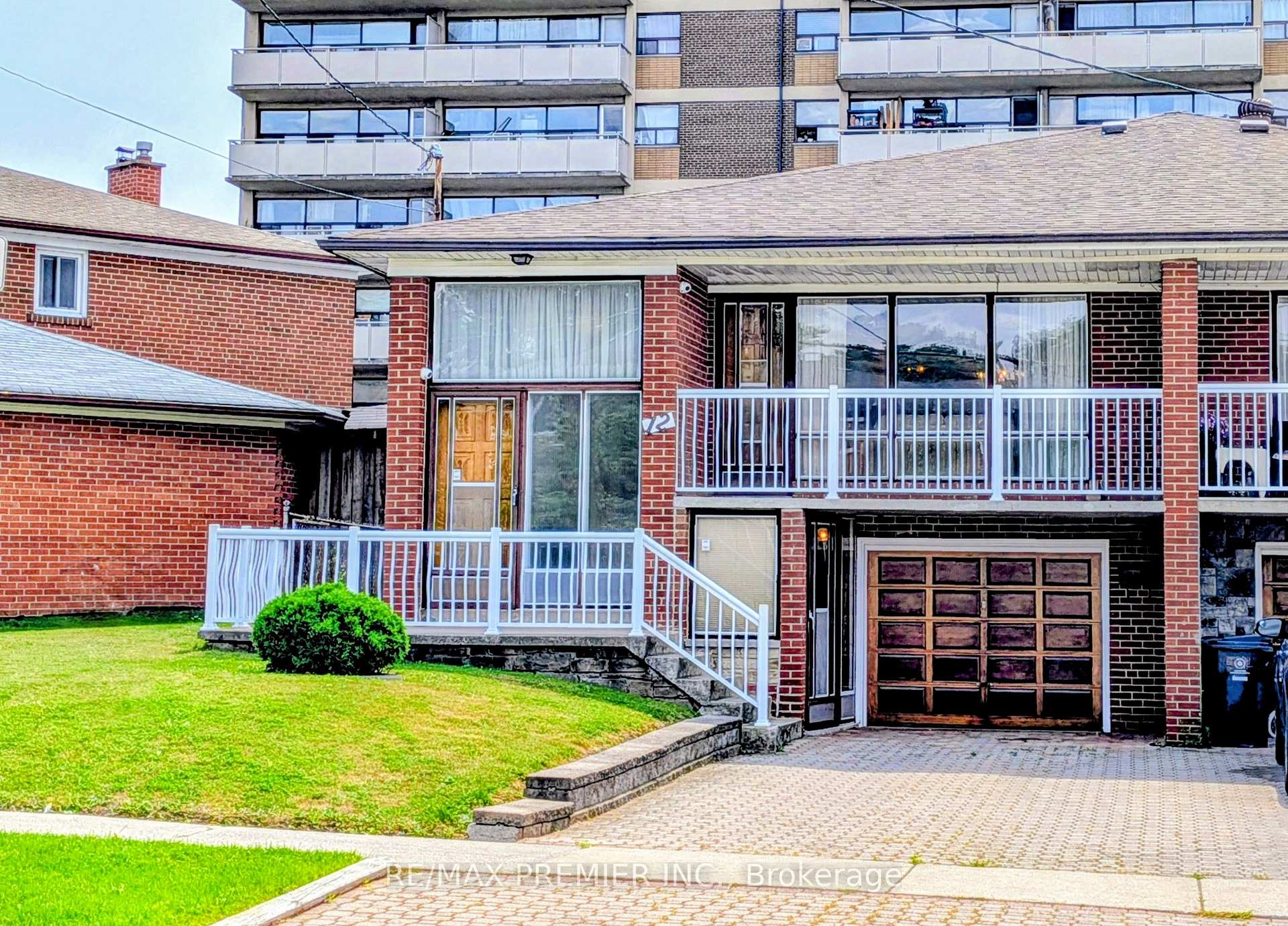 12 Goldcrest Boulevard, Toronto, On M6l 2x5
