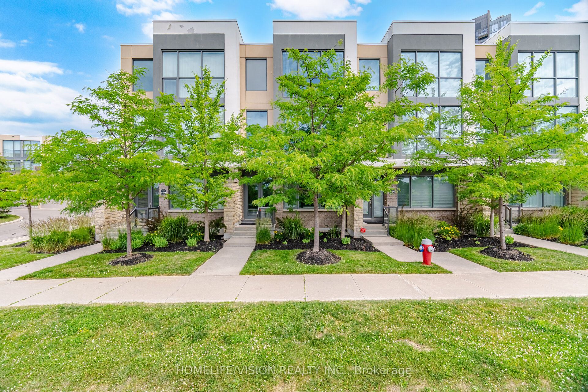 150 Little Creek Road 2, Mississauga, On L5r 0e9