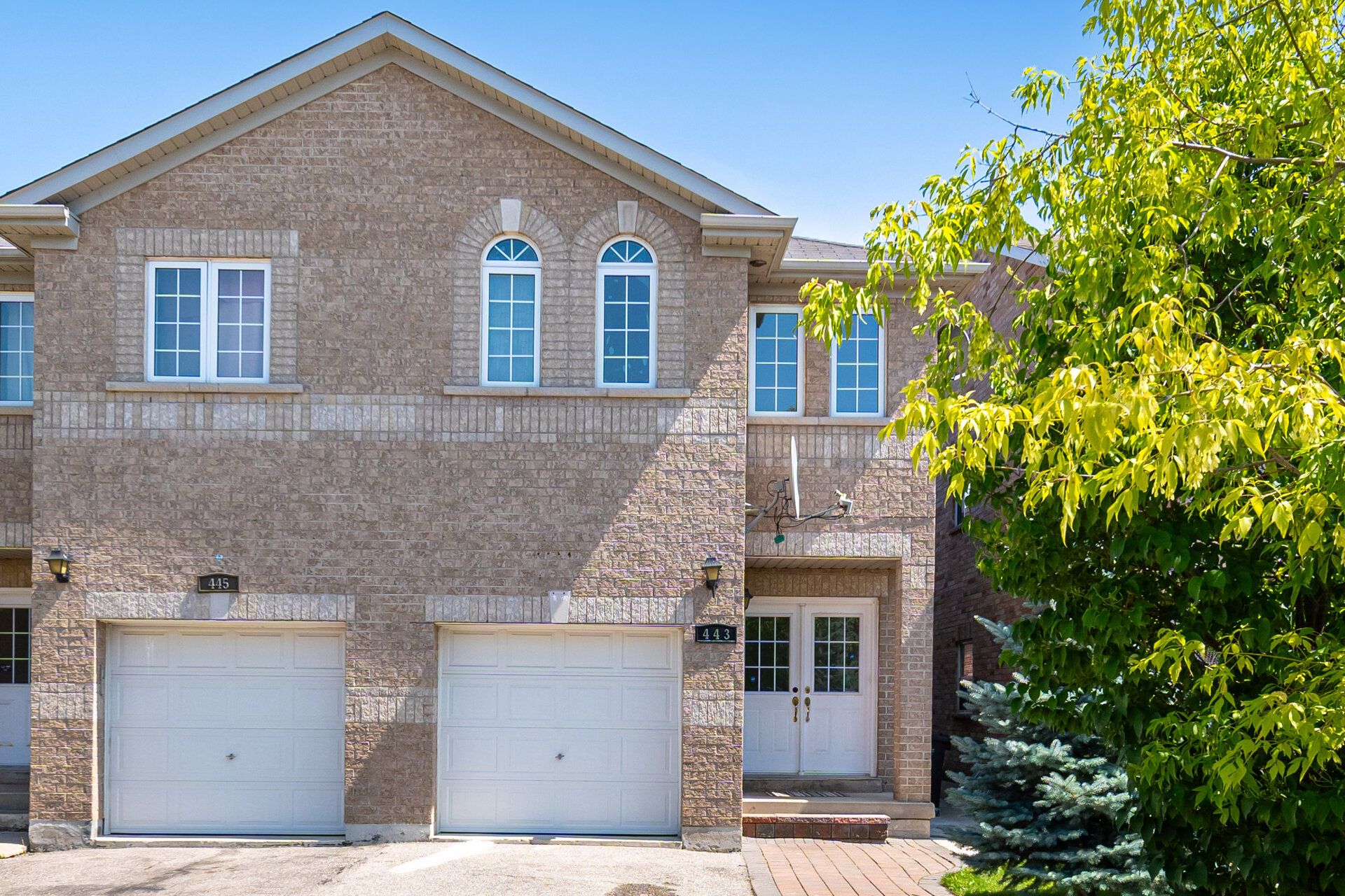 443 Comiskey Crescent, Mississauga, On L5w 0c7