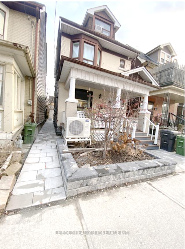 81 Hallam Street Room 301, Toronto, On M6h 1w7