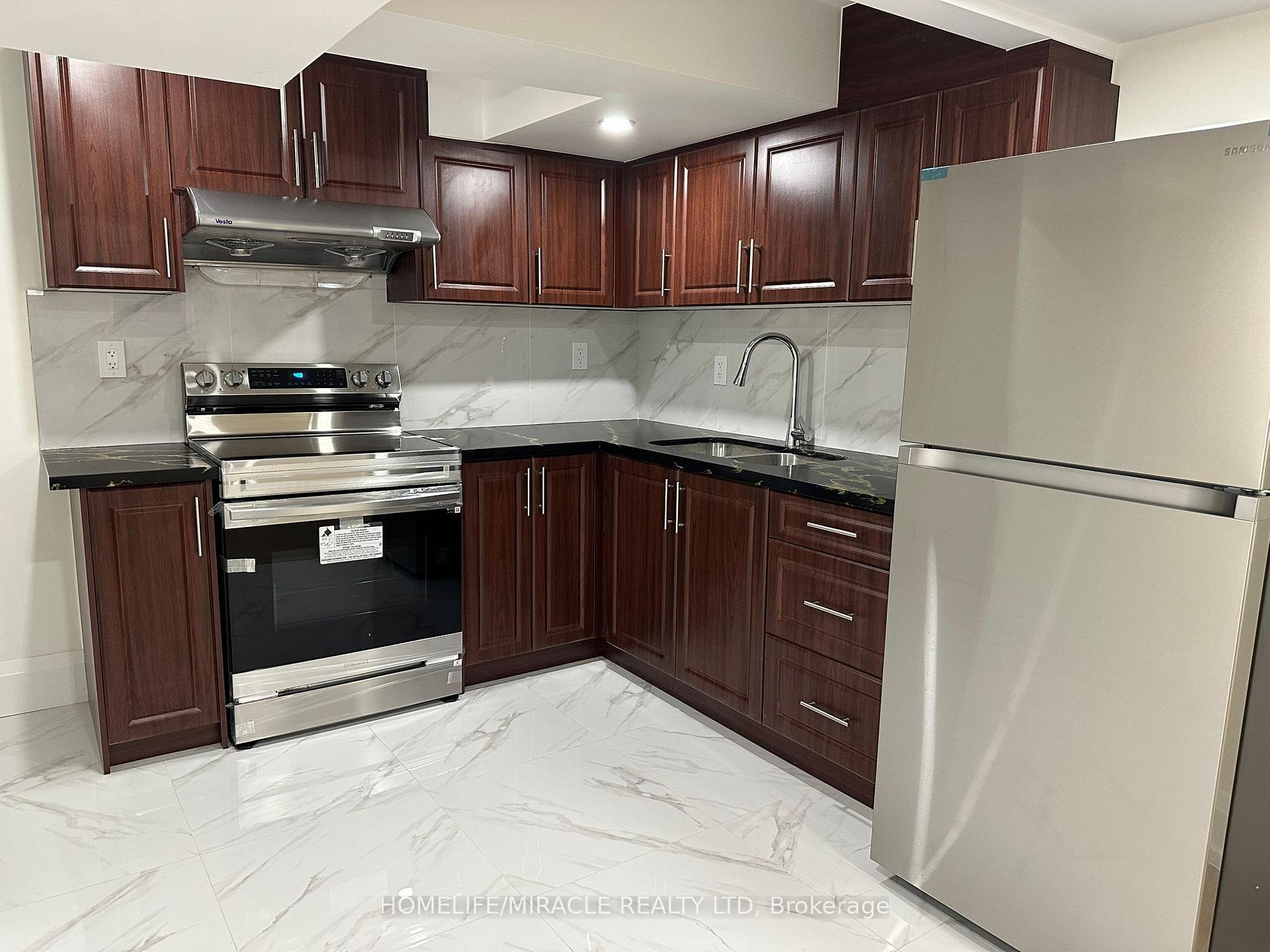 11 Cresswell Drive, Brampton, On L6y 2t5
