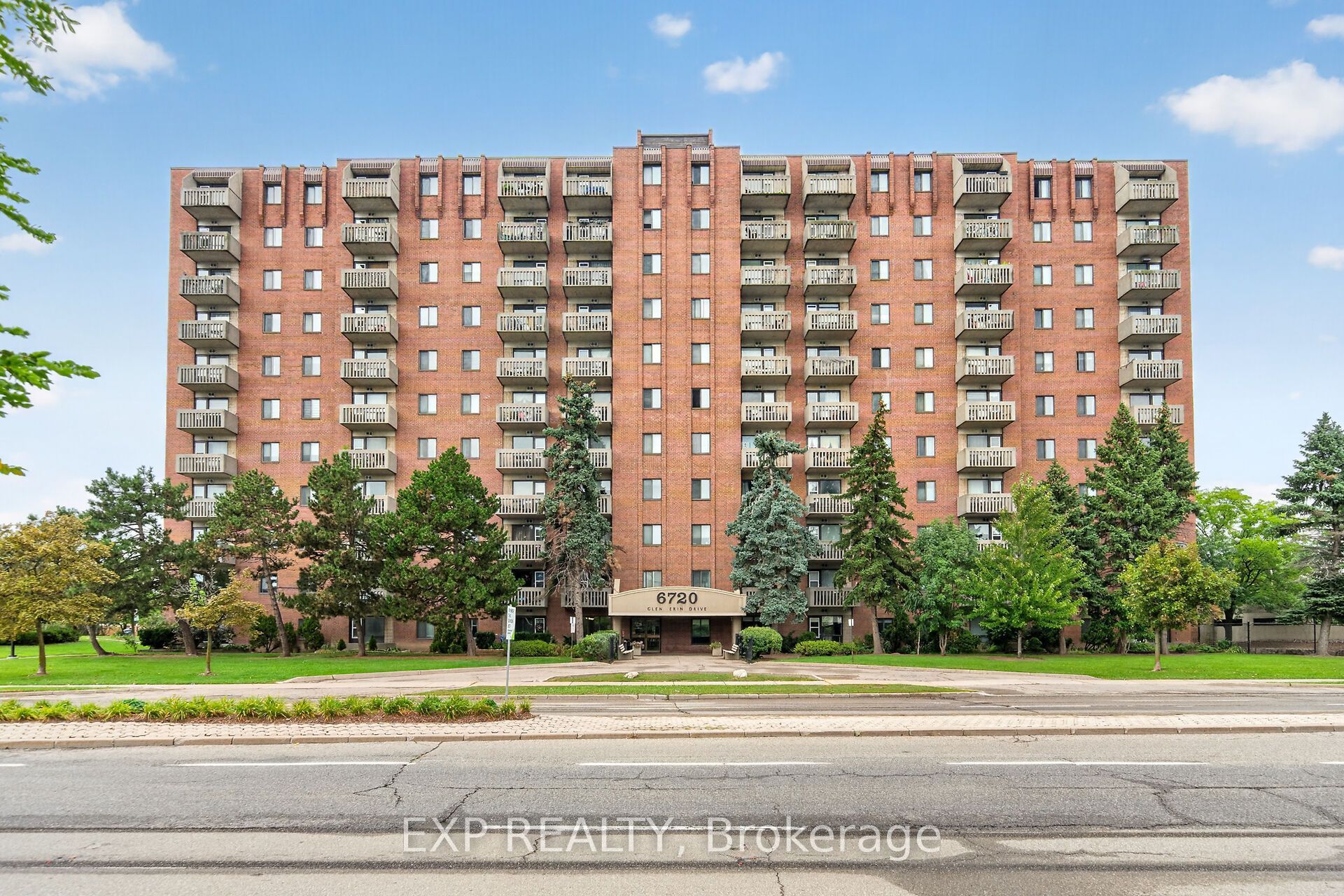 6720 Glen Erin Drive 404, Mississauga, On L5n 3k8