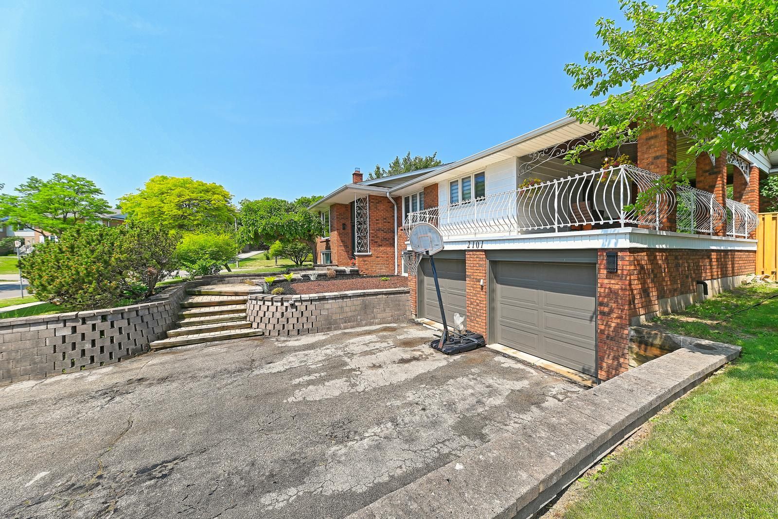 2101 Parkway Drive, Burlington, On L7p 1s5