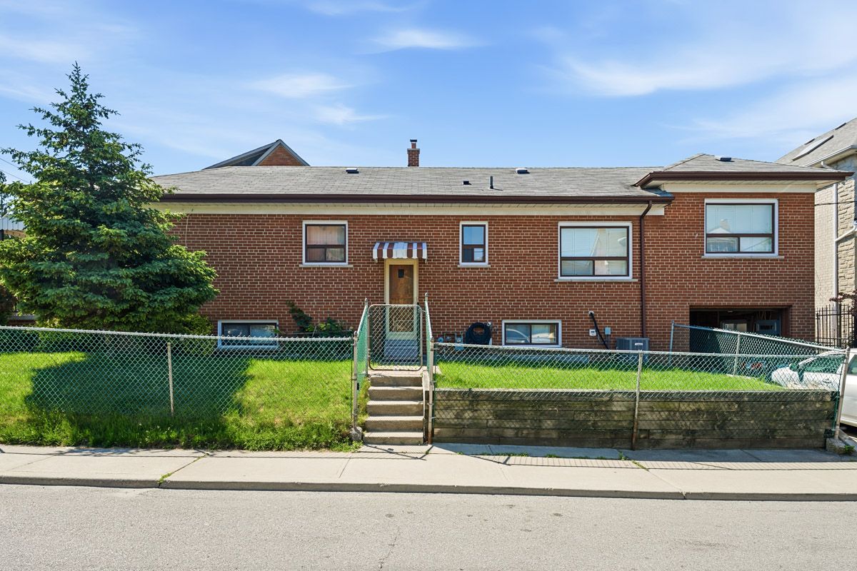 146 Earlscourt Avenue Lower, Toronto, On M6e 4a9