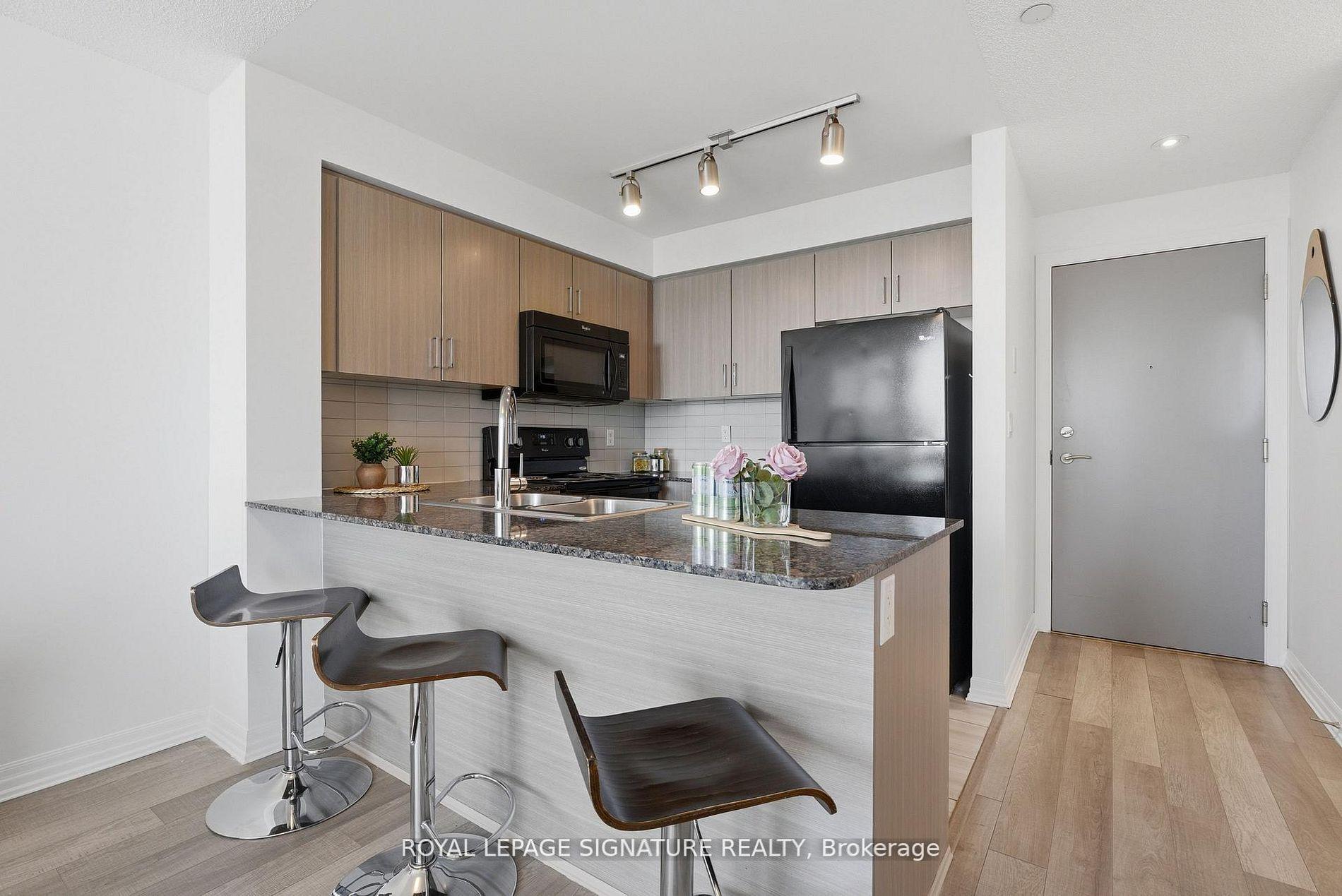 80 Esther Lorrie Drive 1116, Toronto, On M9w 0c6