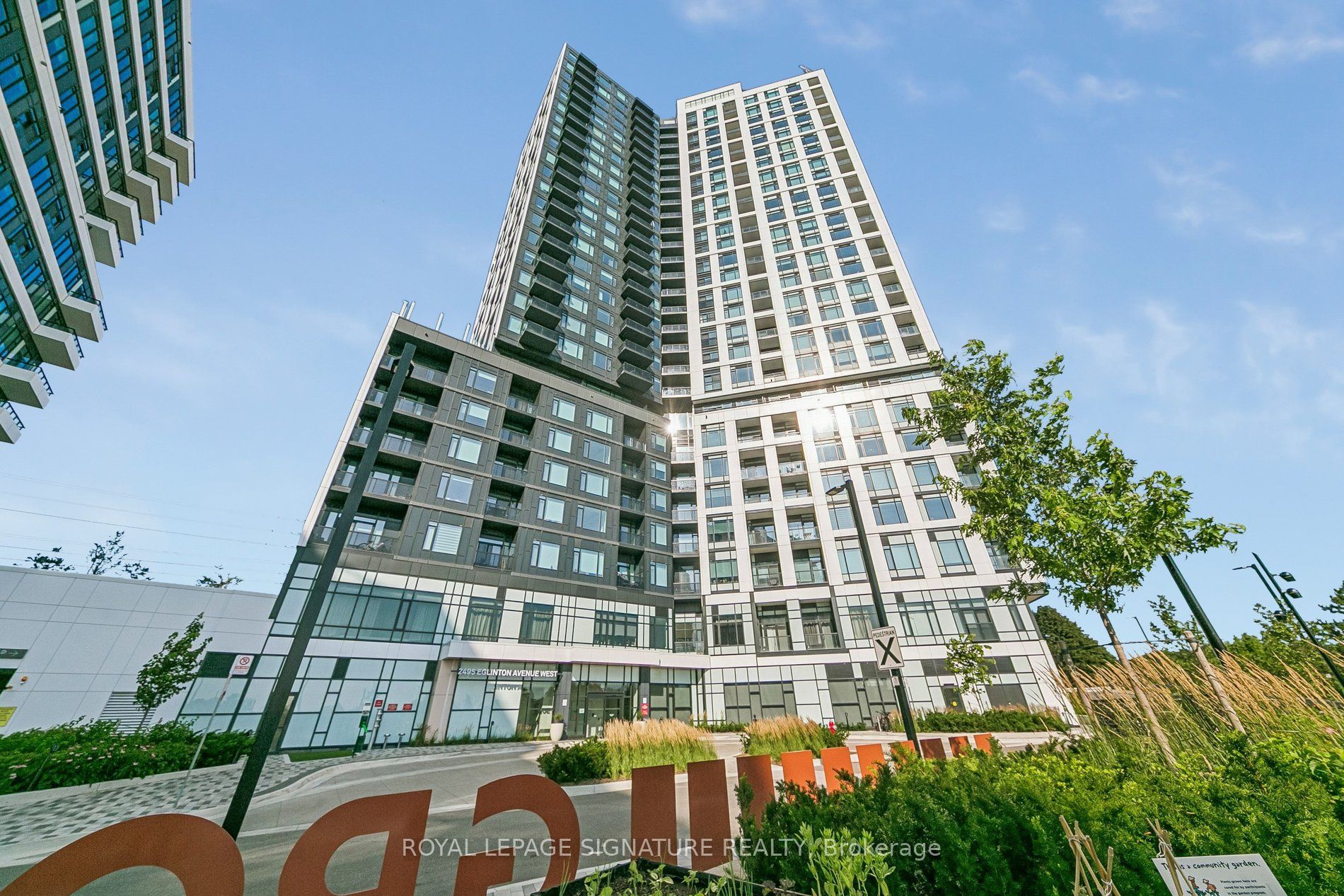 2495 Eglinton Avenue W 2403, Mississauga, On L5m 2t2