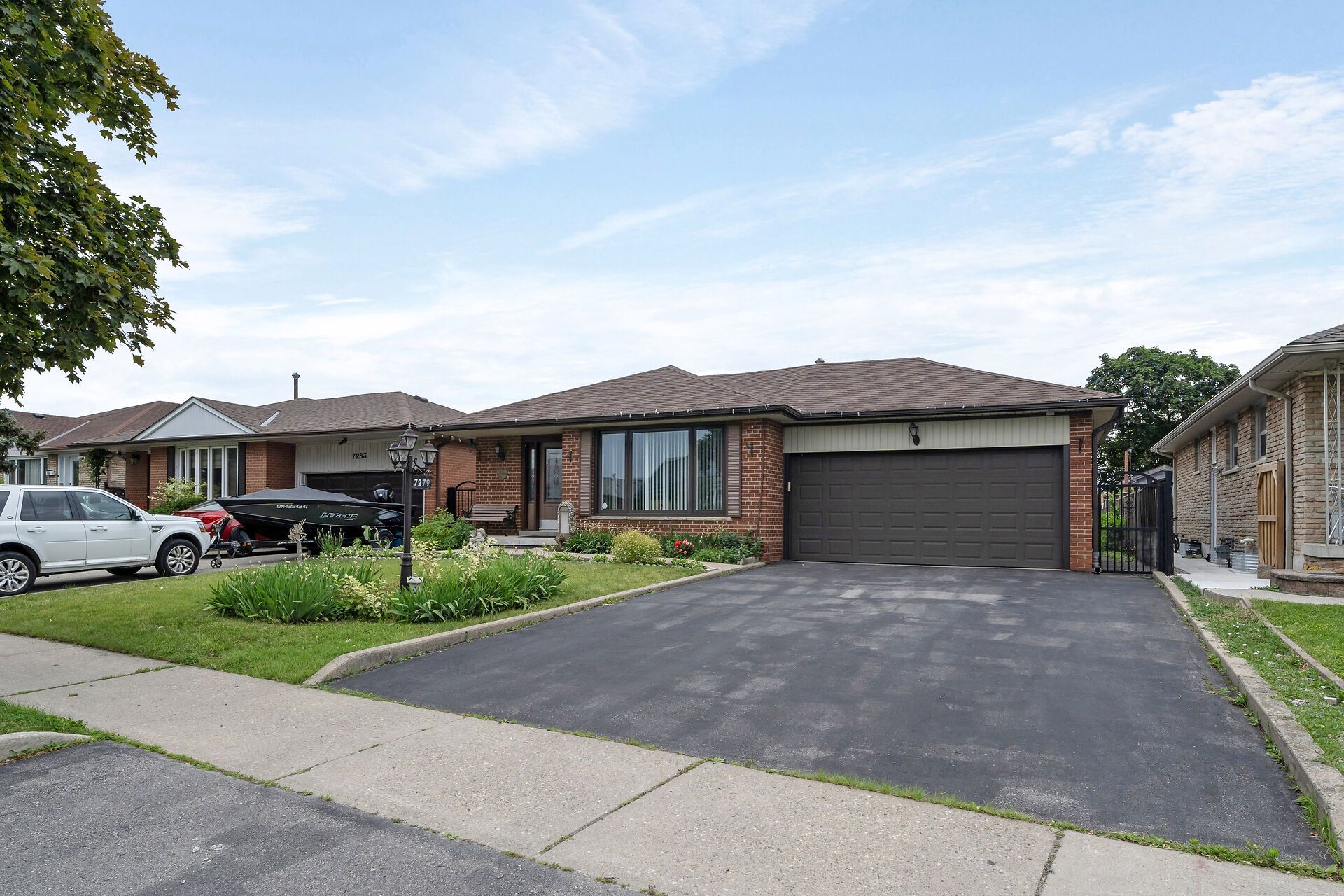 7279 Vernor Drive, Mississauga, On L4t 2p5