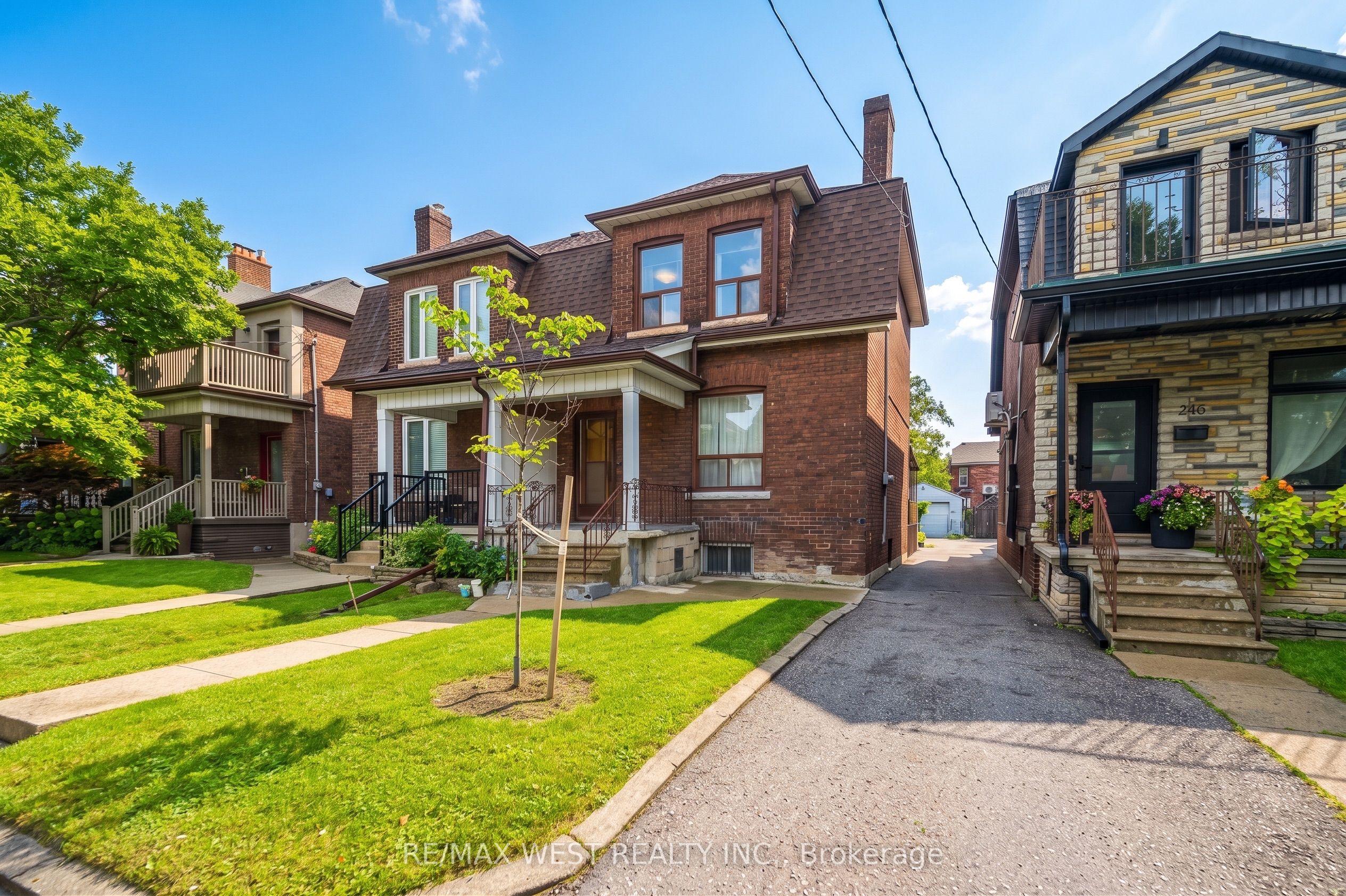 257 Delaware Avenue, Toronto, On M6h 2t7