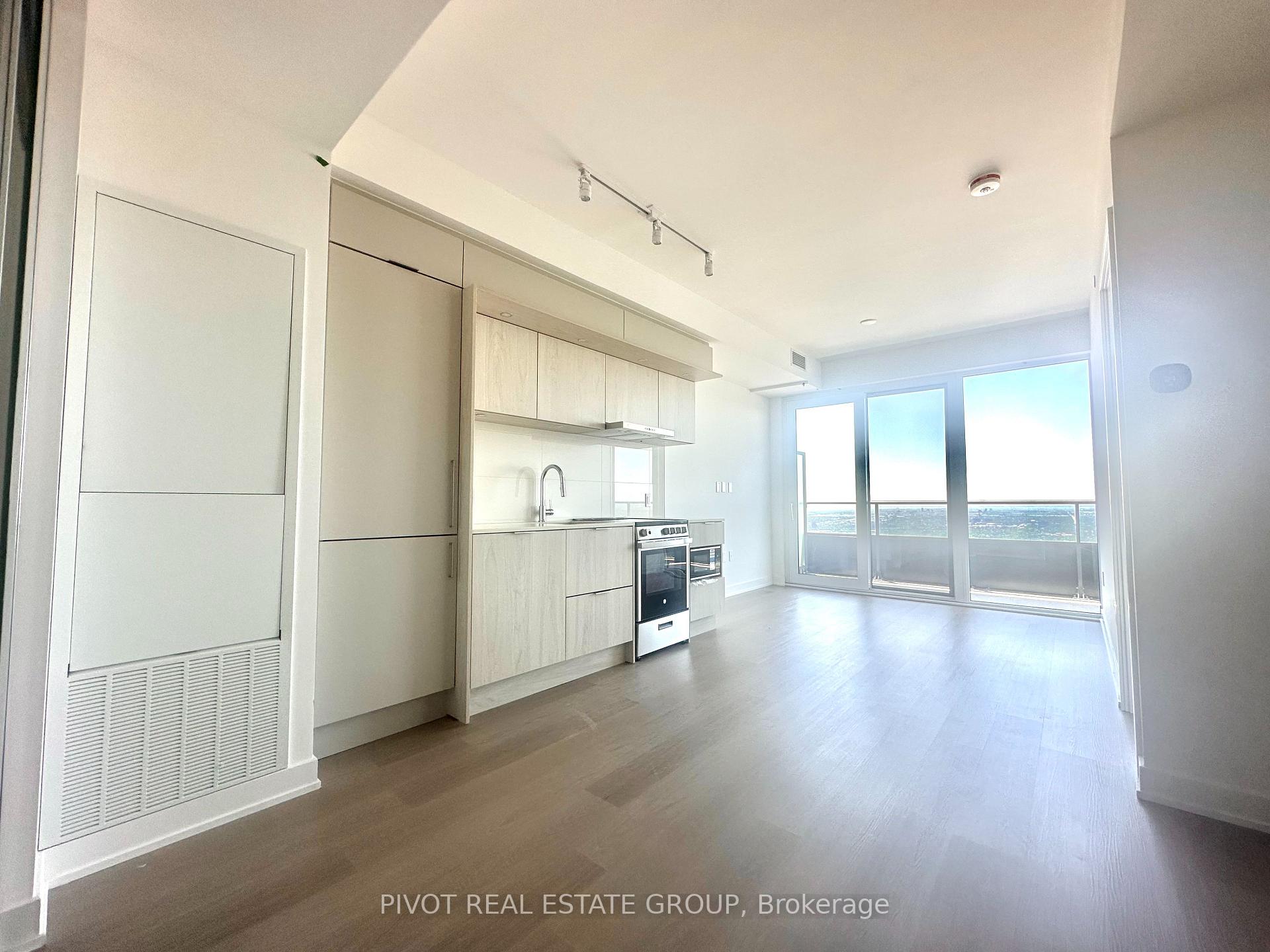 448 Burnhamthorpe Road W 6301, Mississauga, On L5b 0r4