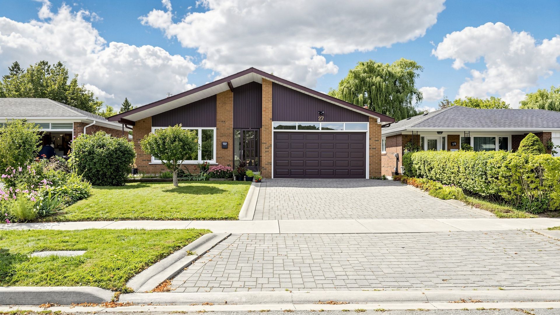 27 Warlingham Court, Toronto, On M9c 3k2