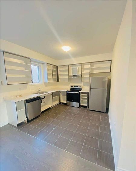 31 Allegro Drive Main, Brampton, On L6y 6j9