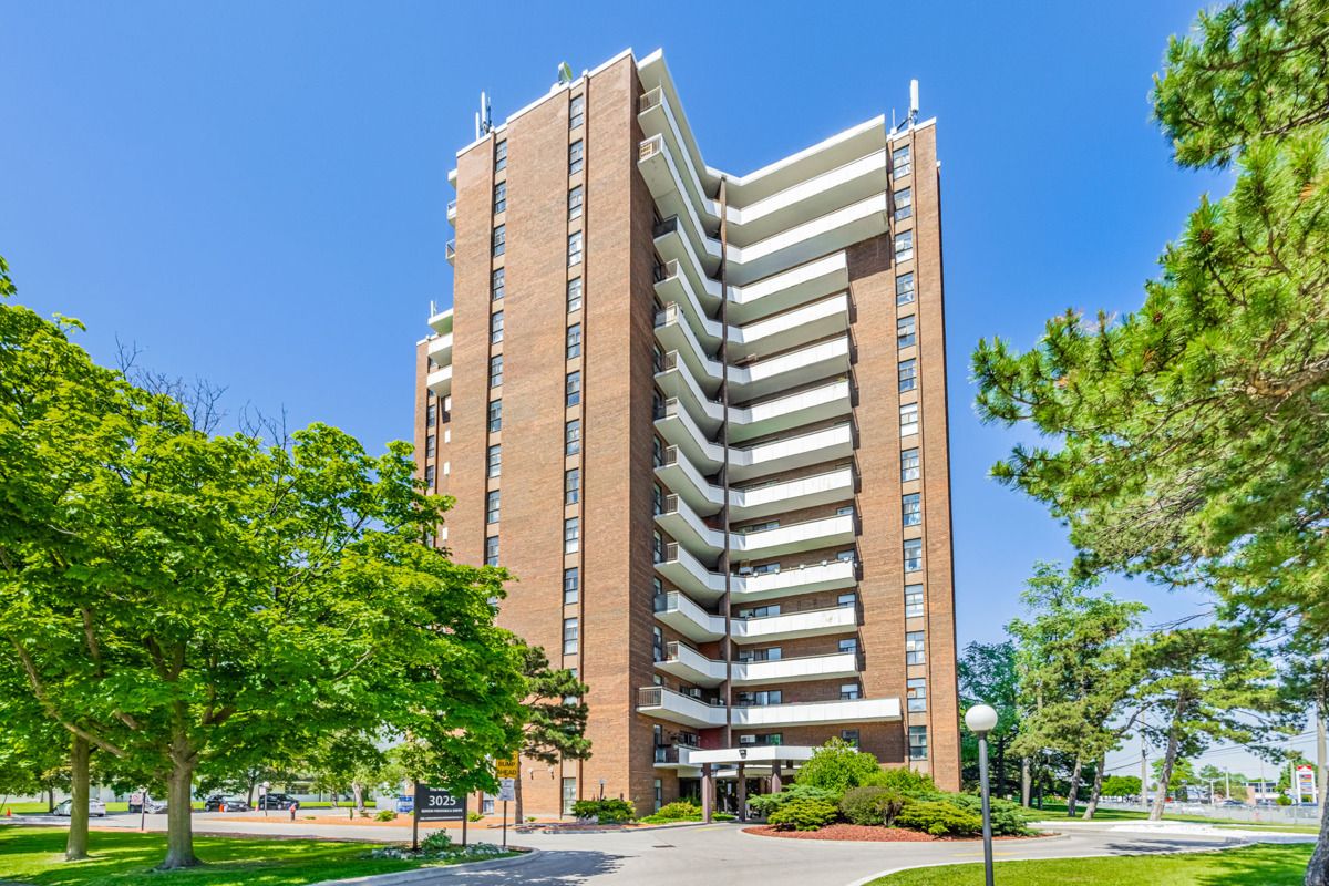 3025 Queen Frederica Drive 1007, Mississauga, On L4y 3a1
