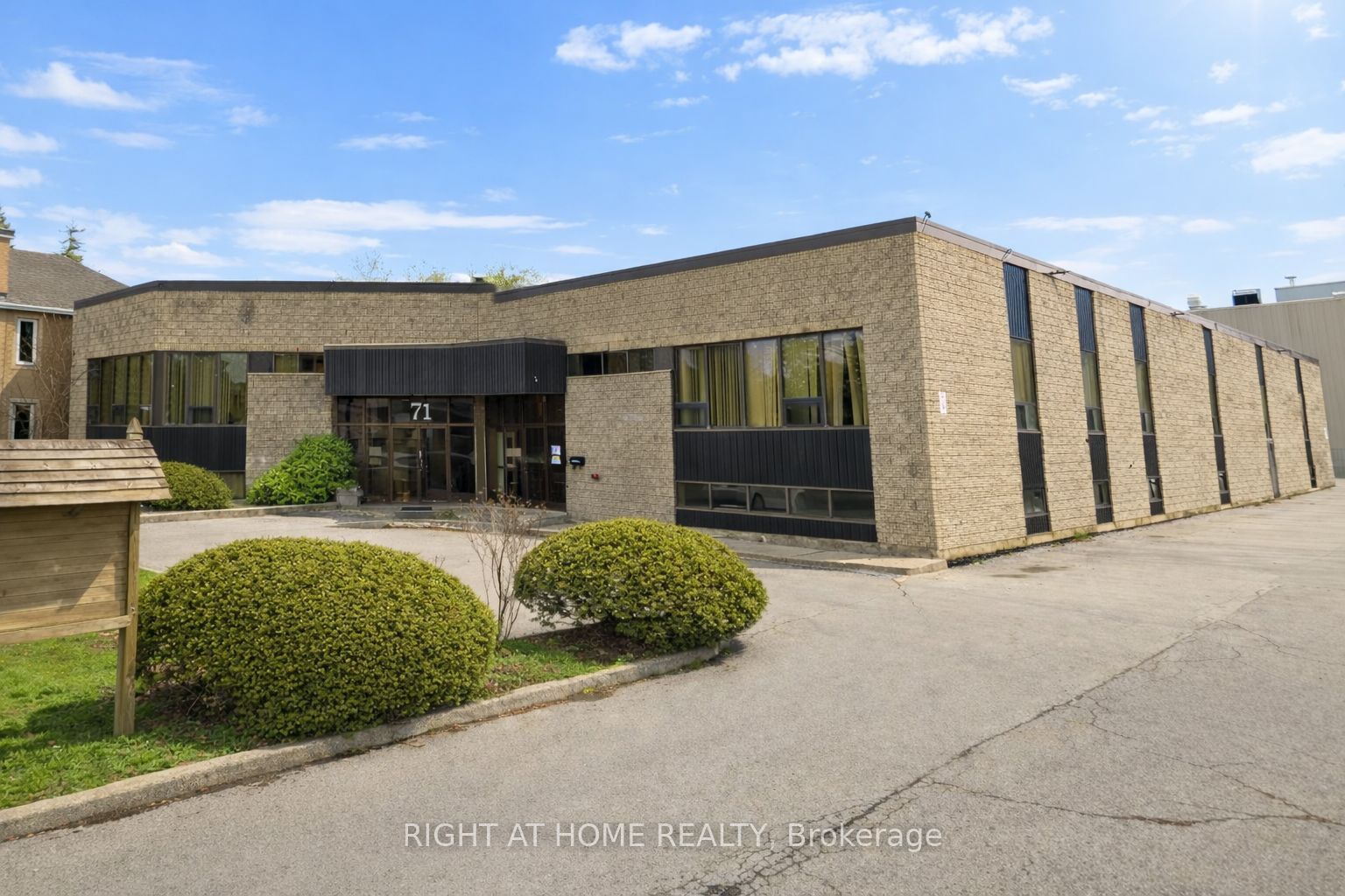 71 Judson Street B, Toronto, On M8z 1a4
