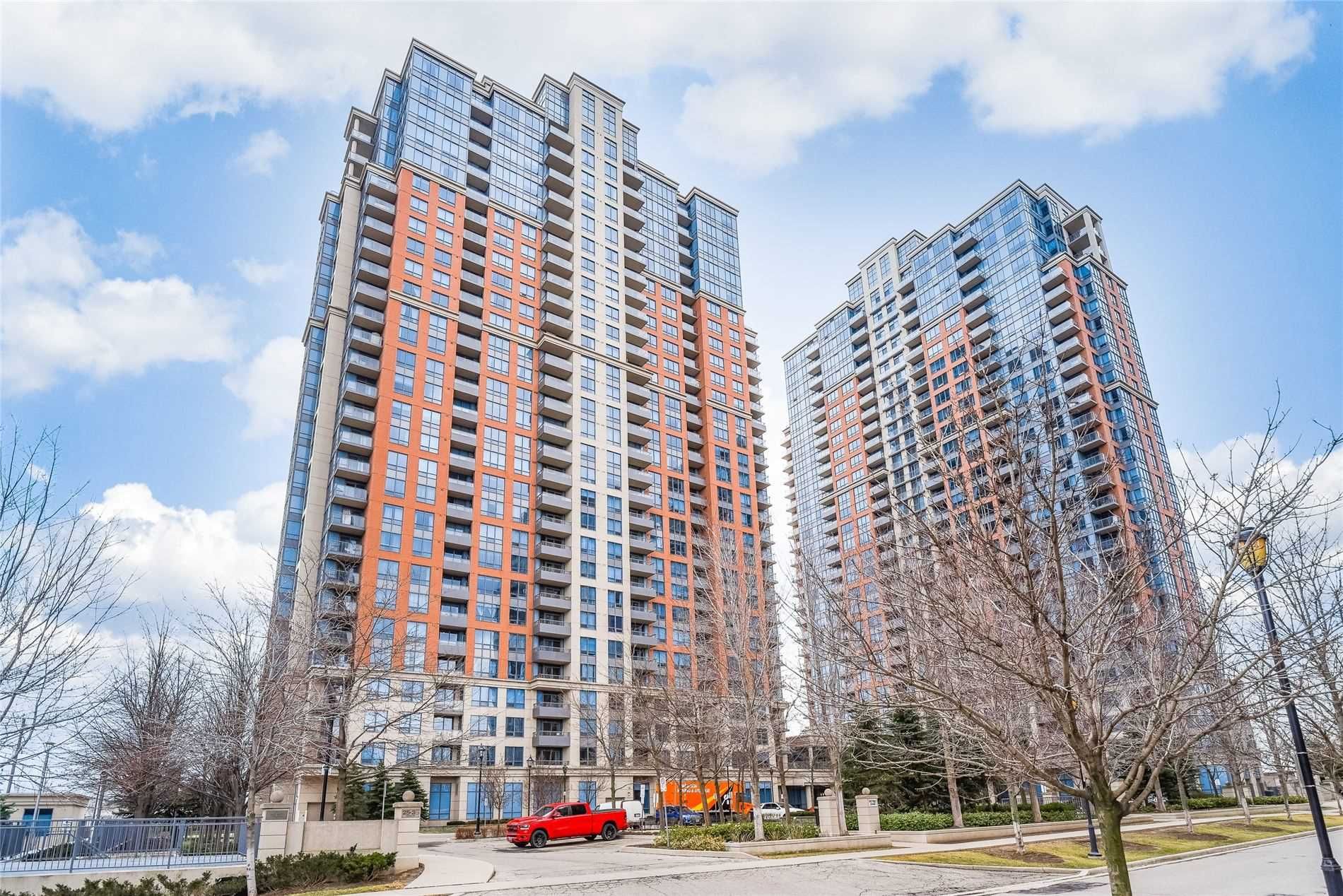 25 Viking Lane 955, Toronto, On M9b 0a1