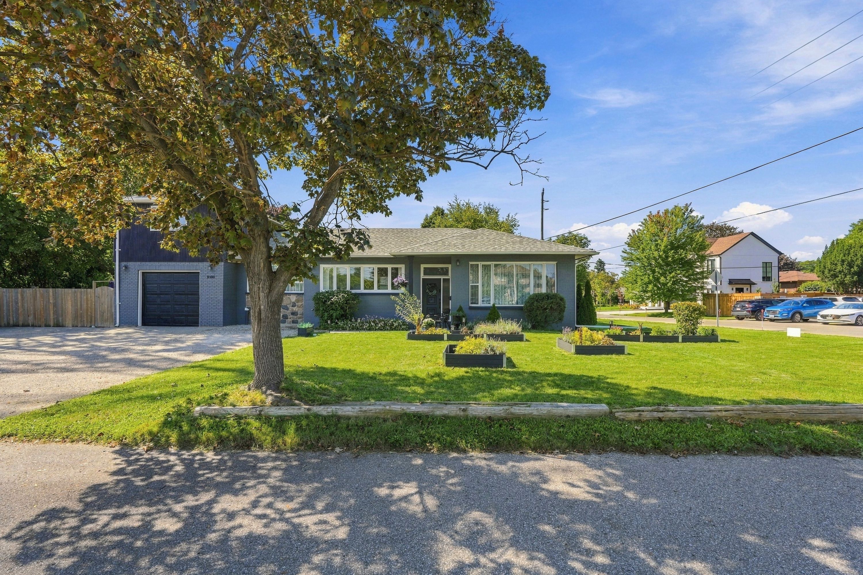 2180 Dixie Road, Mississauga, On L4y 1z3