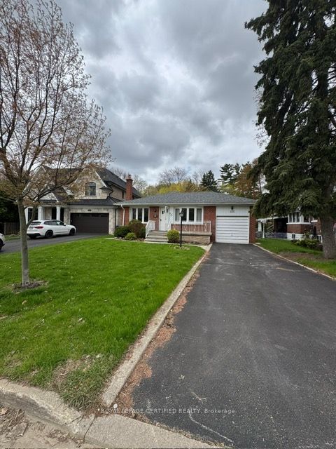 1540 Trotwood Avenue, Mississauga, On L5g 3z9