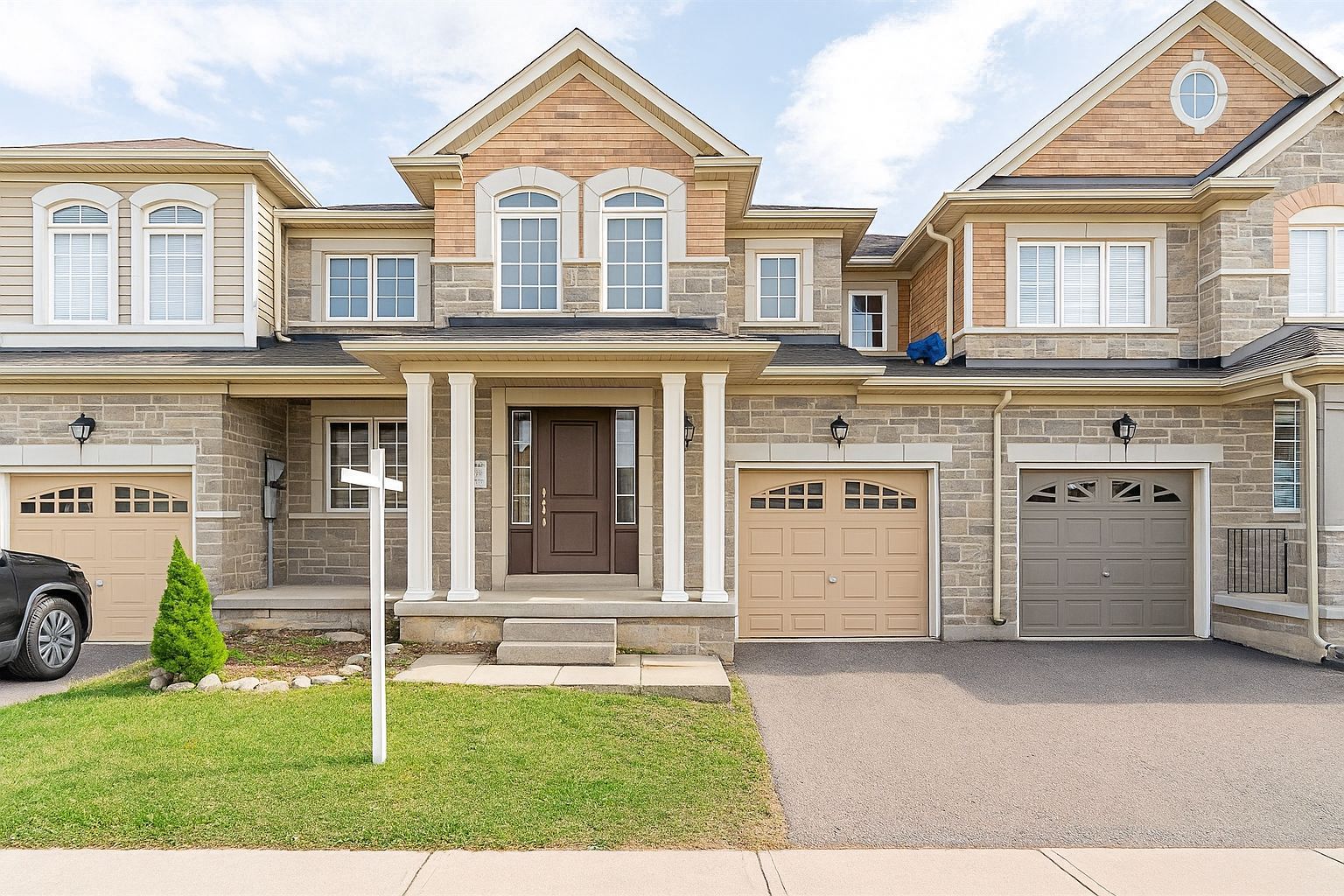 37 Dufay Road, Brampton, On L7a 4a2