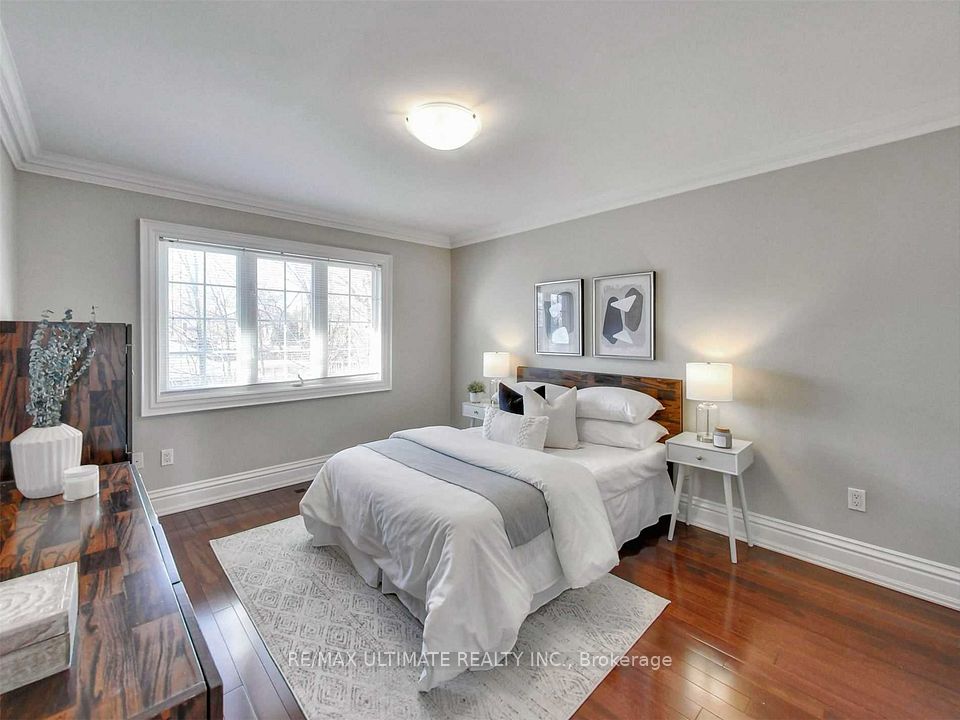 40 Harrow Drive 2, Toronto, On M6m 2x3