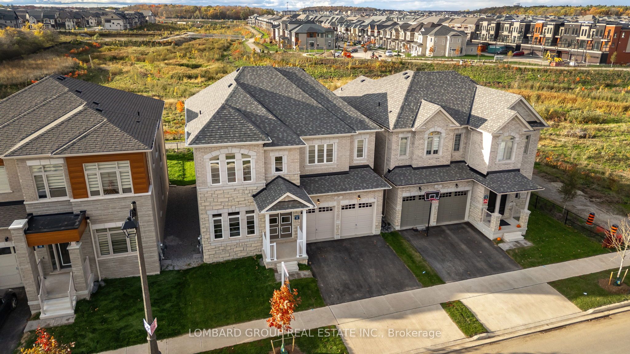37 North Park Boulevard, Oakville, On L6m 0w8