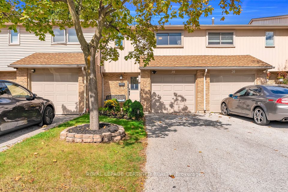 1532 Lancaster Drive 38, Oakville, On L6h 2z3