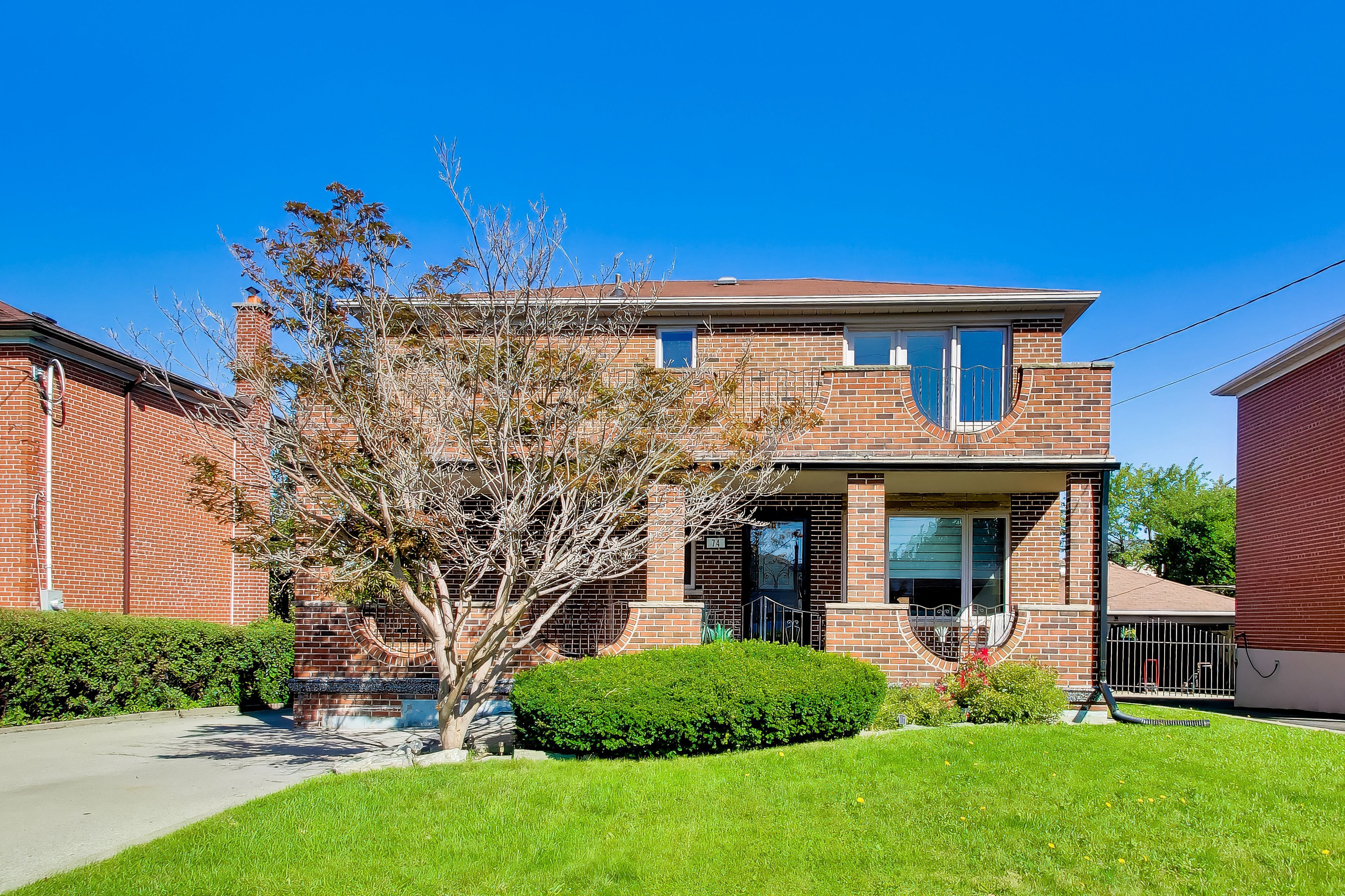 74 Raven Road, Toronto, On M6l 2a7